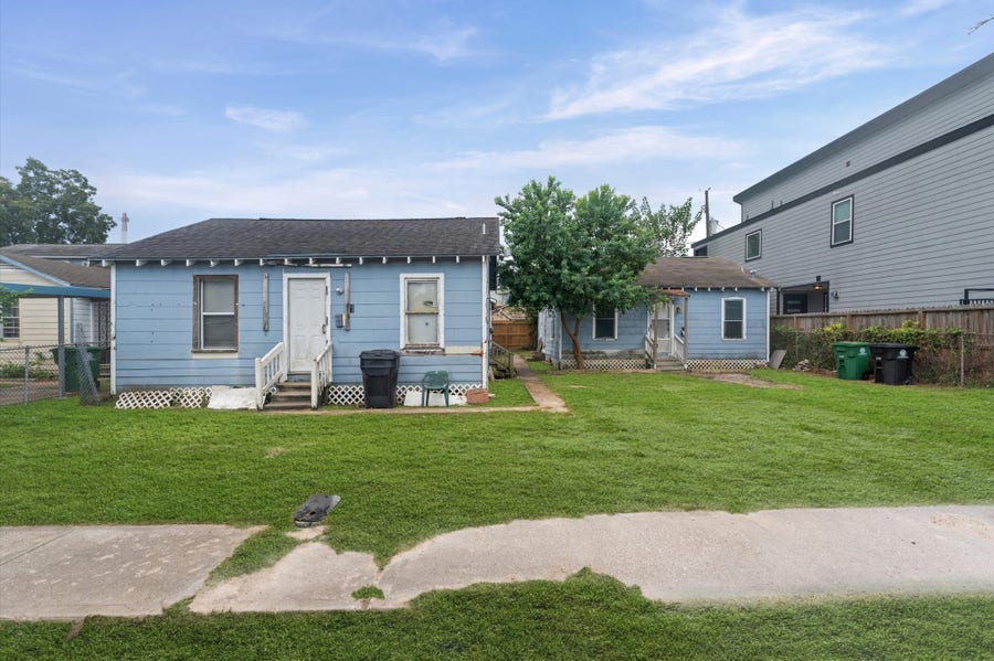Property photo for 110 E 44th Street, Houston, TX