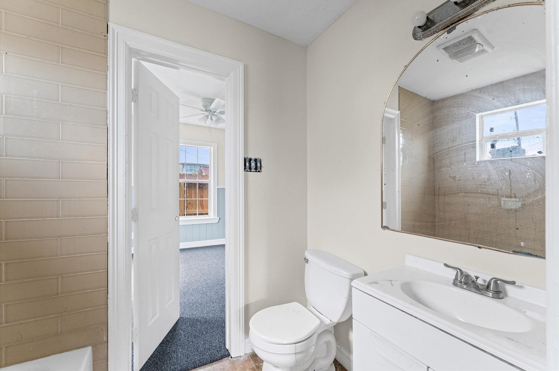 110 E 44th Street, Houston, TX 77018
