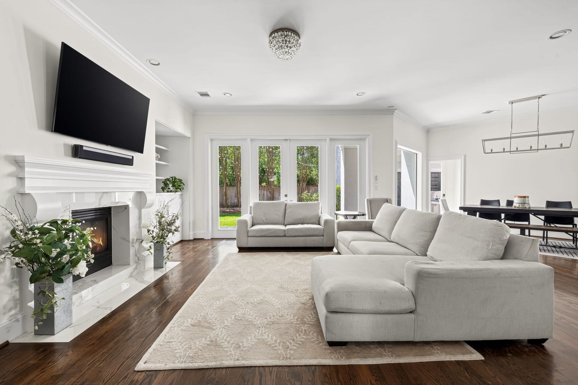 520 S 3rd Street, Bellaire, TX 77401