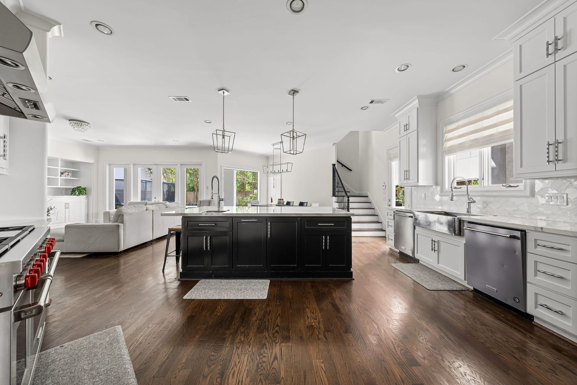 520 S 3rd Street, Bellaire, TX 77401