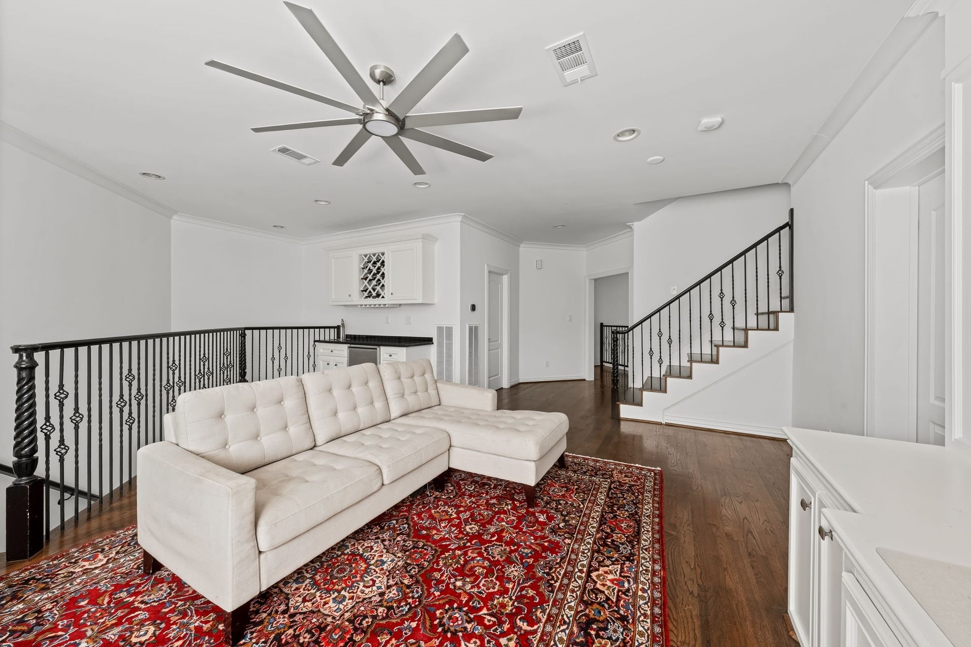 520 S 3rd Street, Bellaire, TX 77401