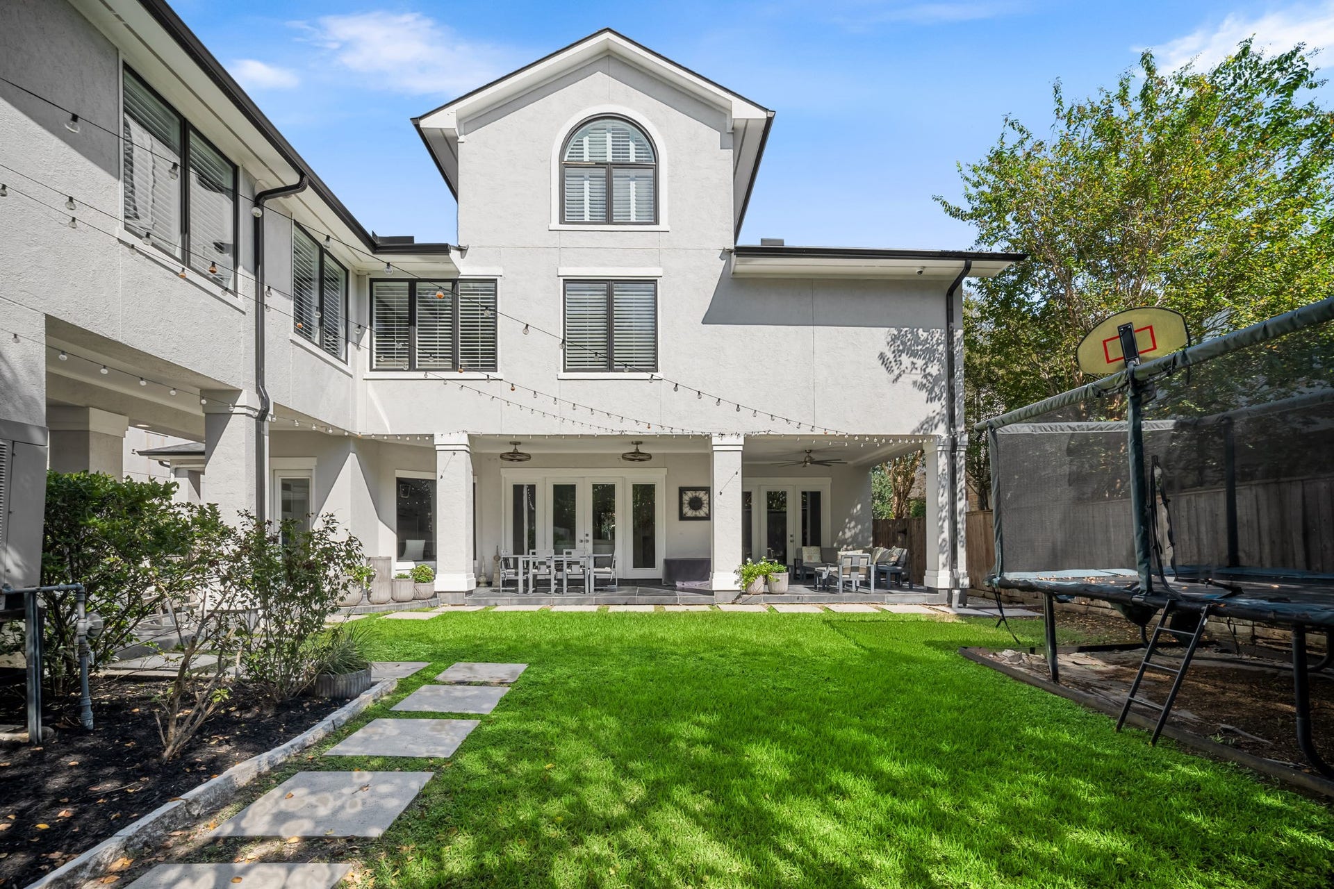 520 S 3rd Street, Bellaire, TX 77401