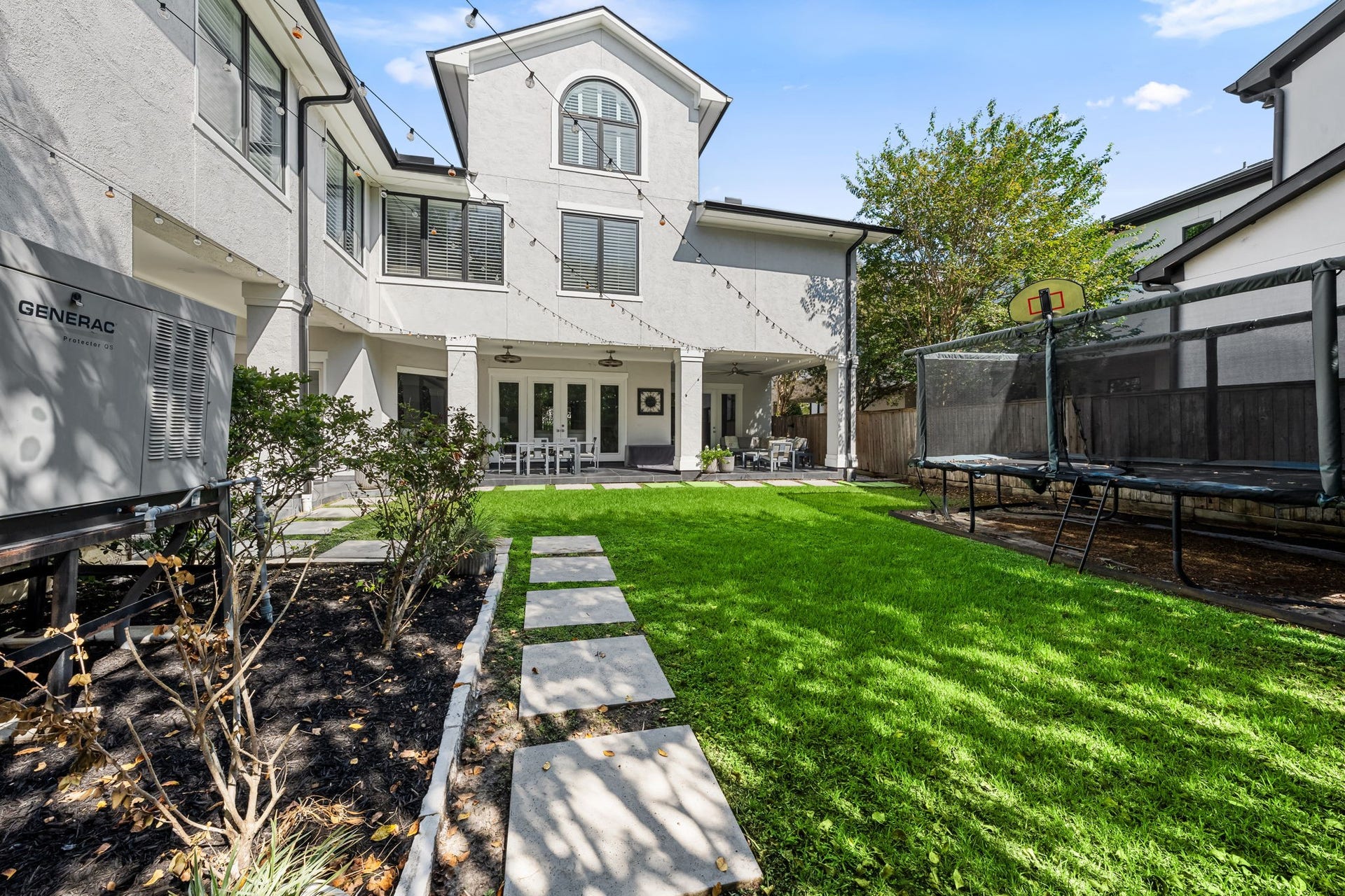 520 S 3rd Street, Bellaire, TX 77401