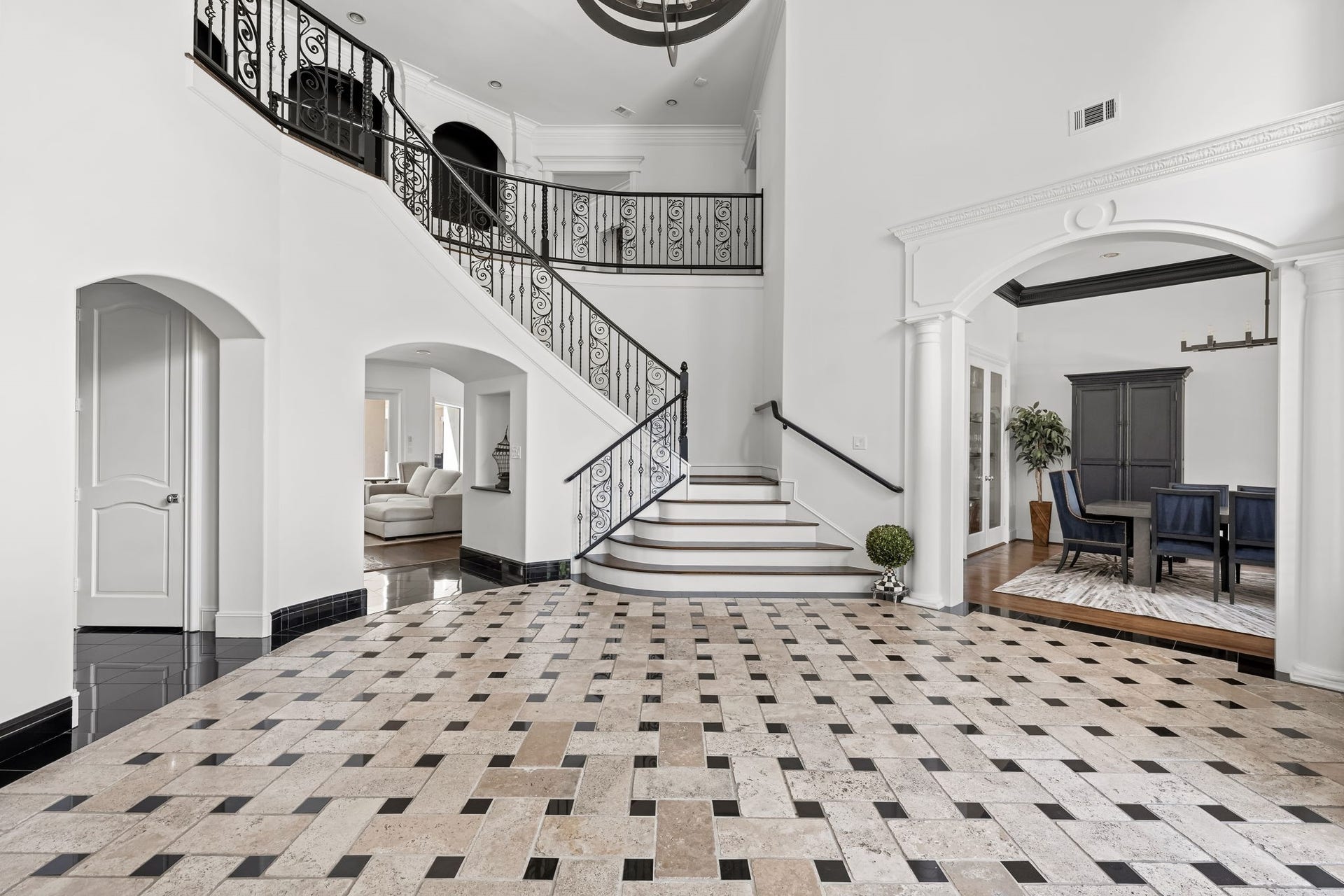 520 S 3rd Street, Bellaire, TX 77401