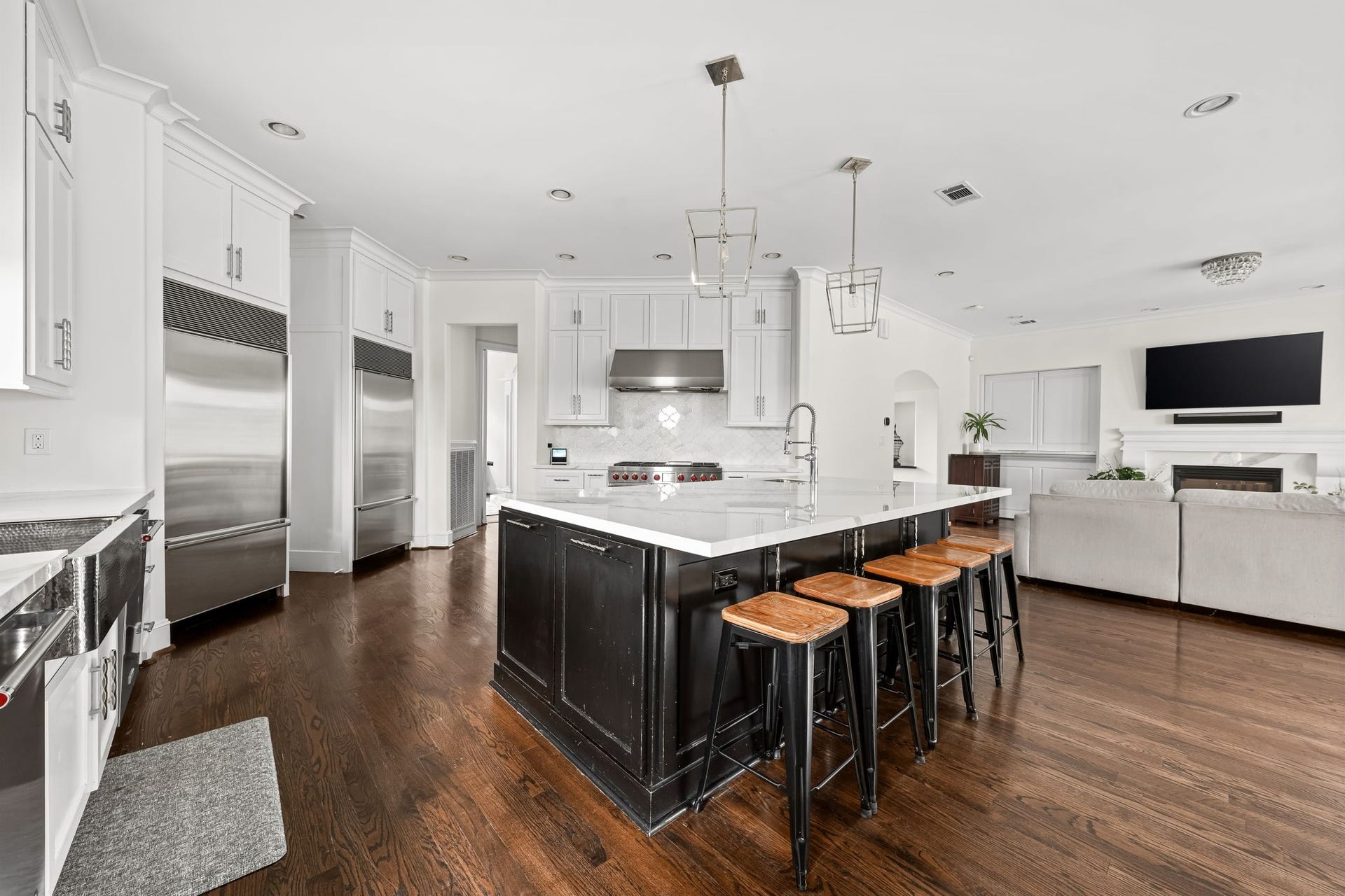 520 S 3rd Street, Bellaire, TX 77401