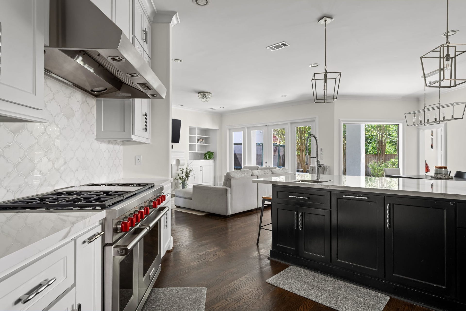 520 S 3rd Street, Bellaire, TX 77401