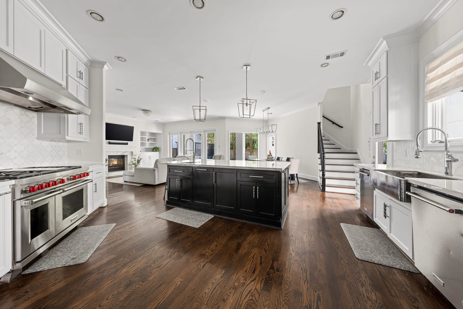 520 S 3rd Street, Bellaire, TX 77401