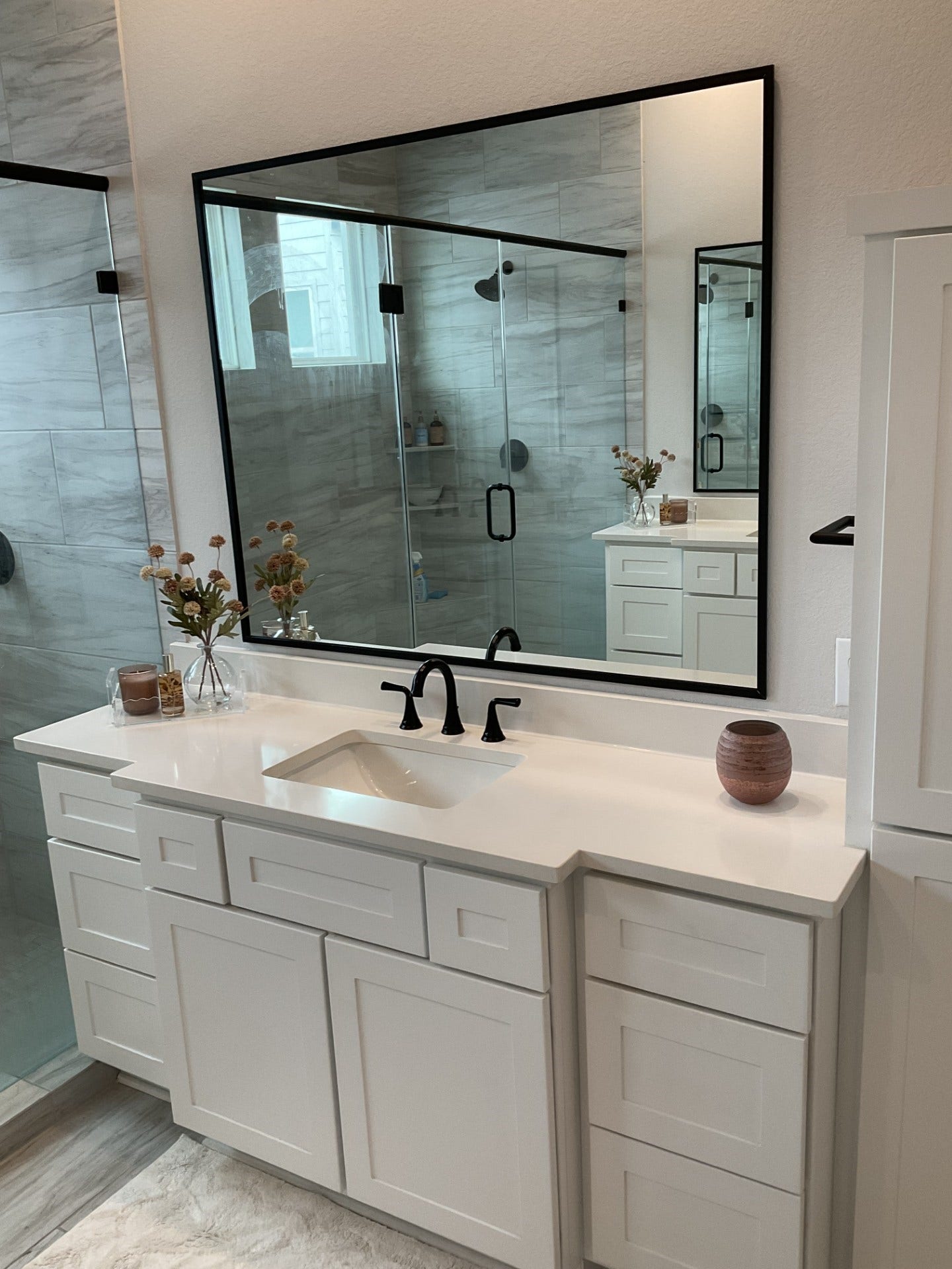 4214 Spencer Street, Houston, TX 77007 Master vanity 1