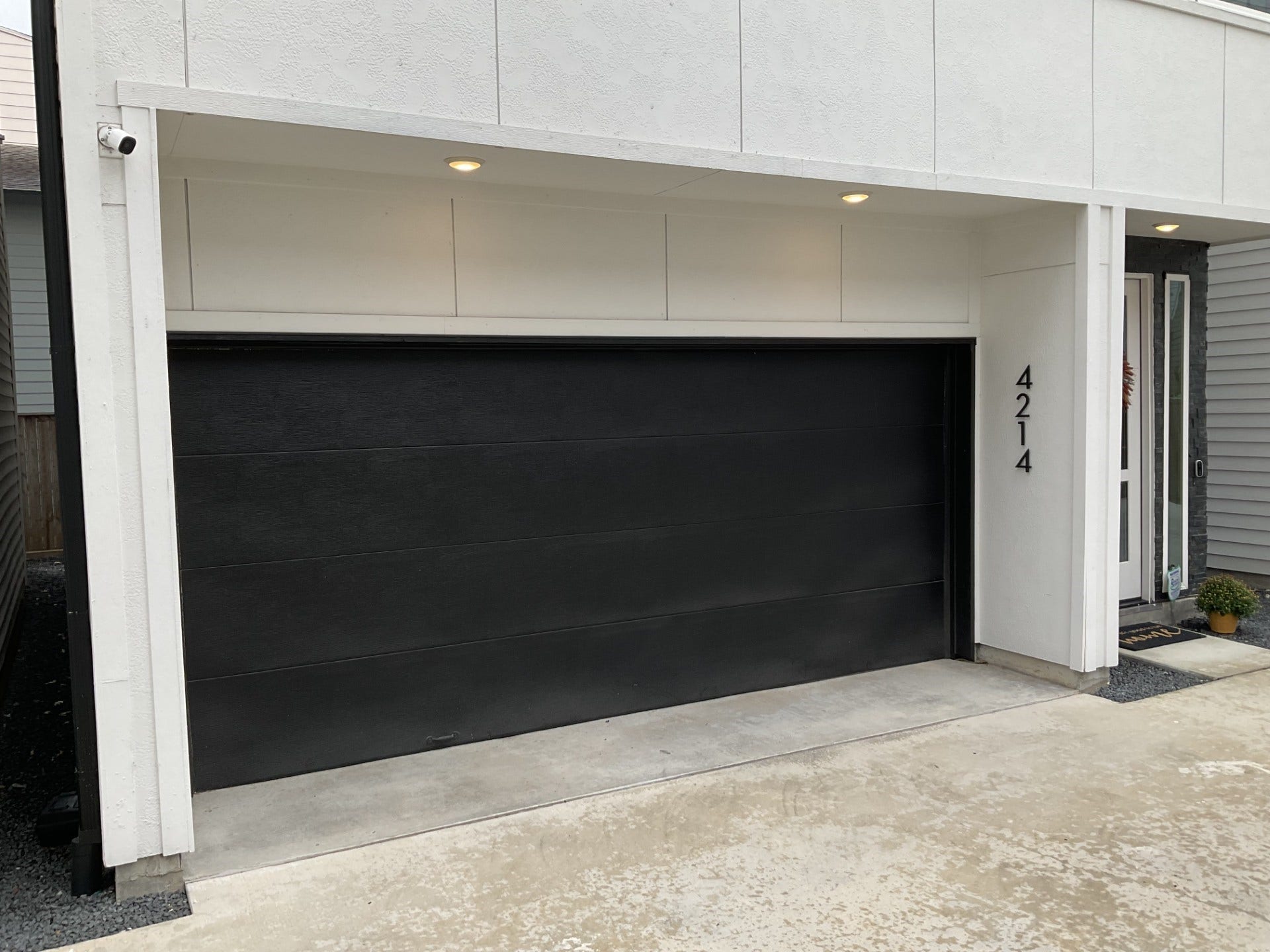4214 Spencer Street, Houston, TX 77007 2 car garage with easy in and out