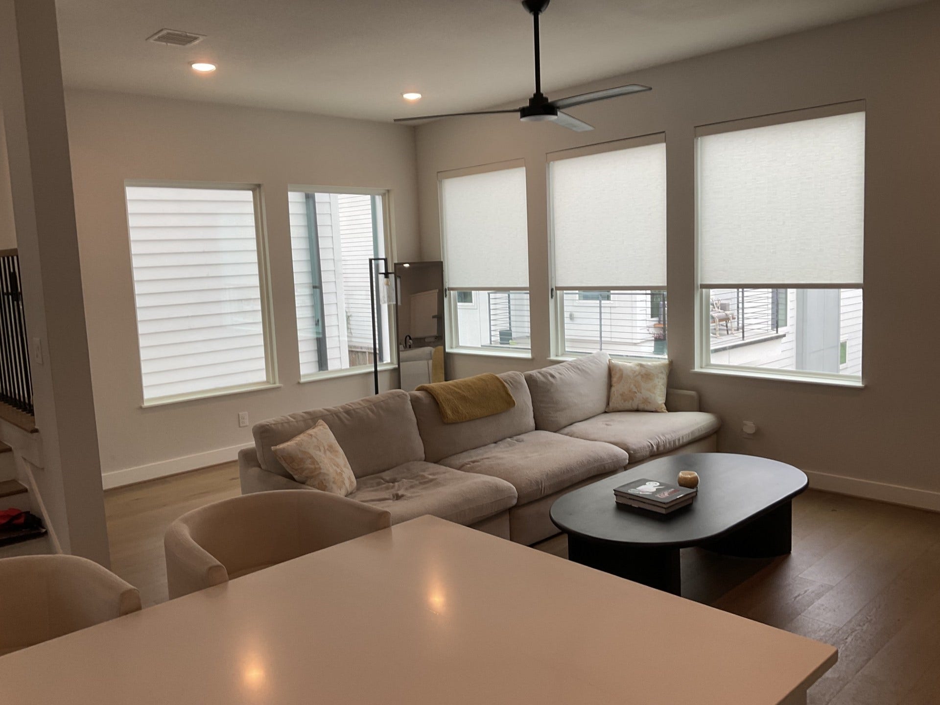 4214 Spencer Street, Houston, TX 77007 Lots of light from these large windows.