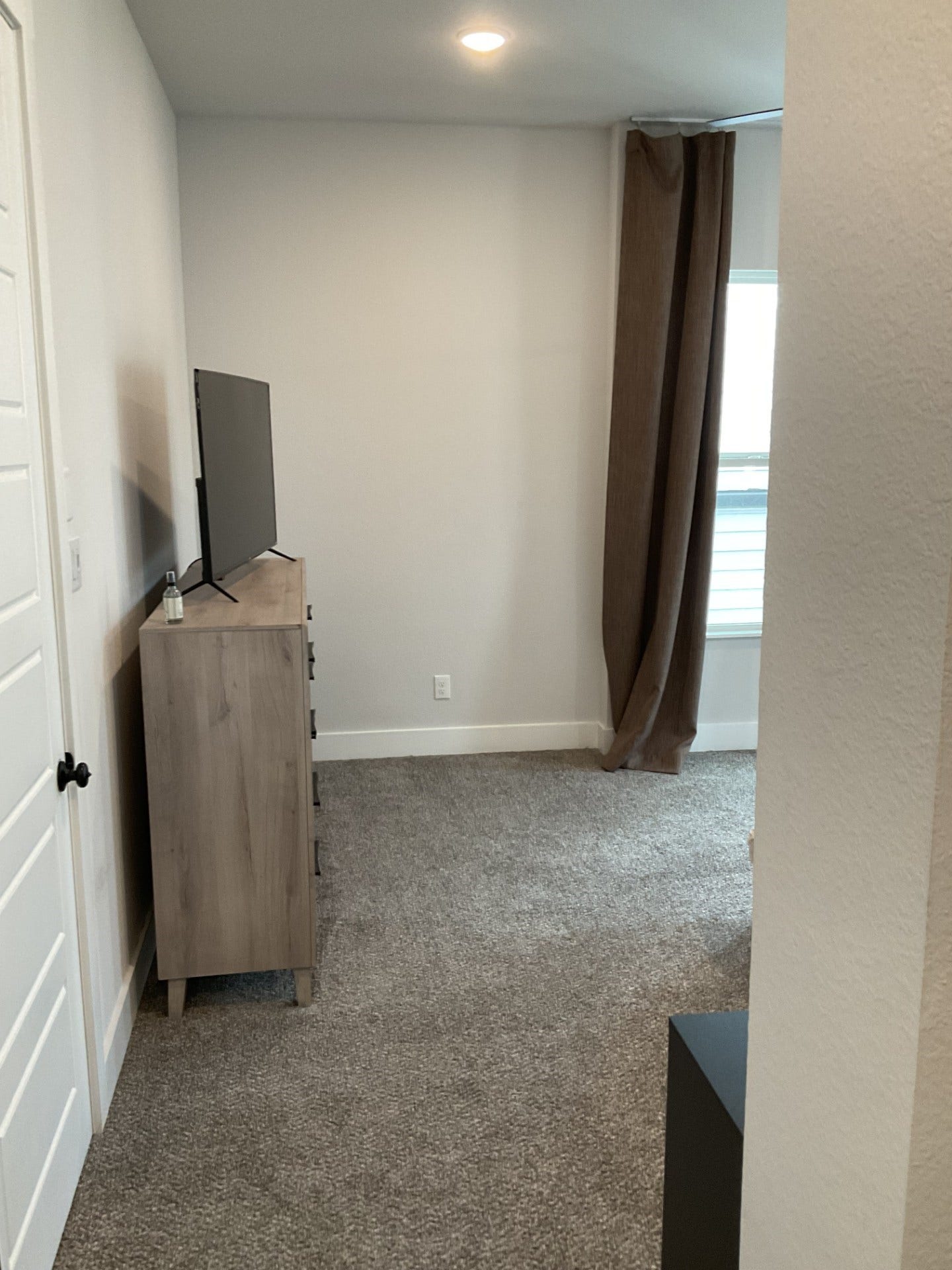 4214 Spencer Street, Houston, TX 77007 looking into master from the closet area