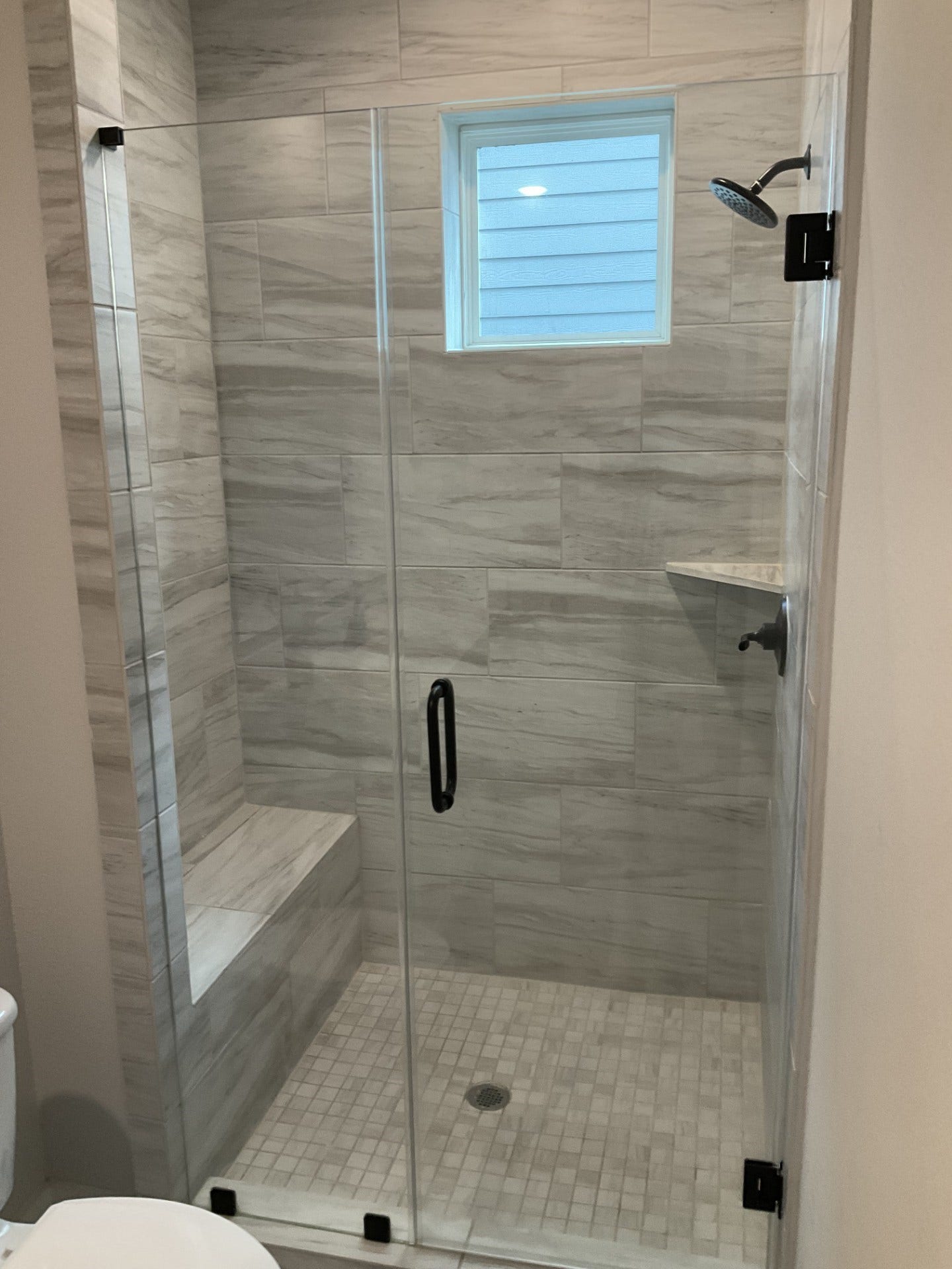 4214 Spencer Street, Houston, TX 77007 3rd bedroom bath has a great shower with seat.