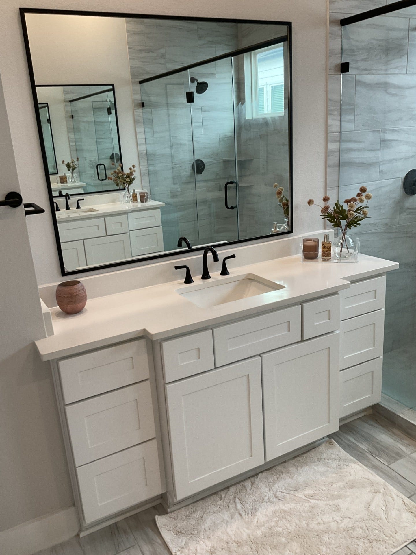 4214 Spencer Street, Houston, TX 77007 Master vanity 2