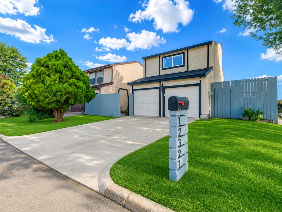 Property photo for 12321 Corona Lane, Houston, TX
