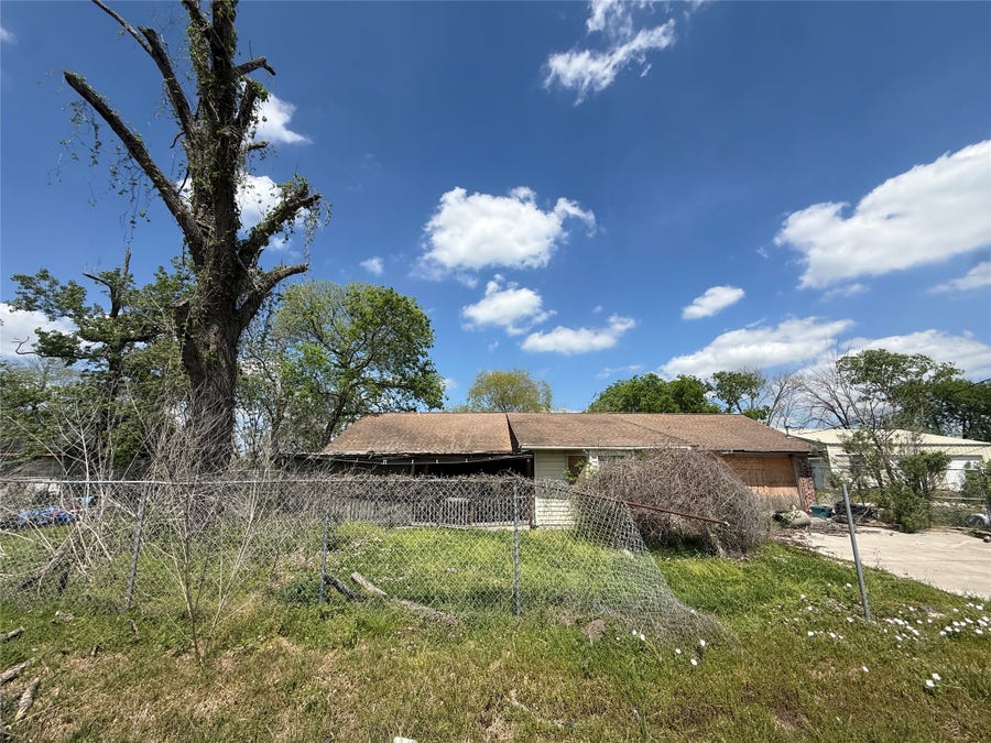Property photo for 16127 Long Road, Houston, TX