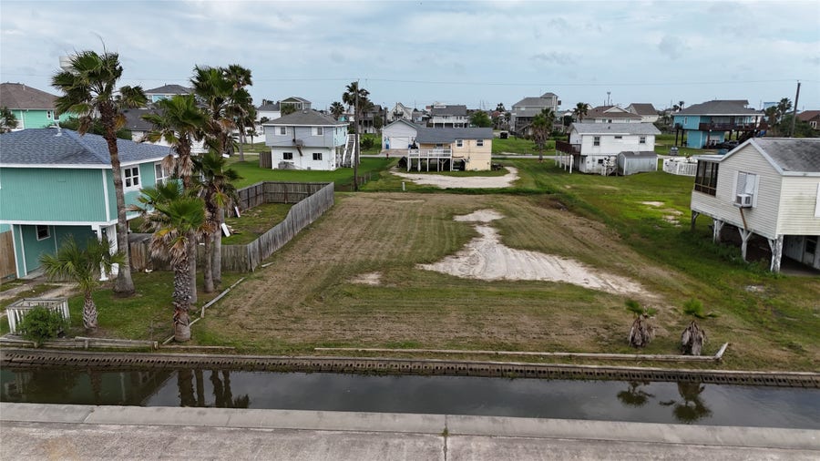 Property photo for 16627 Jolly Roger, Jamaica Beach, TX