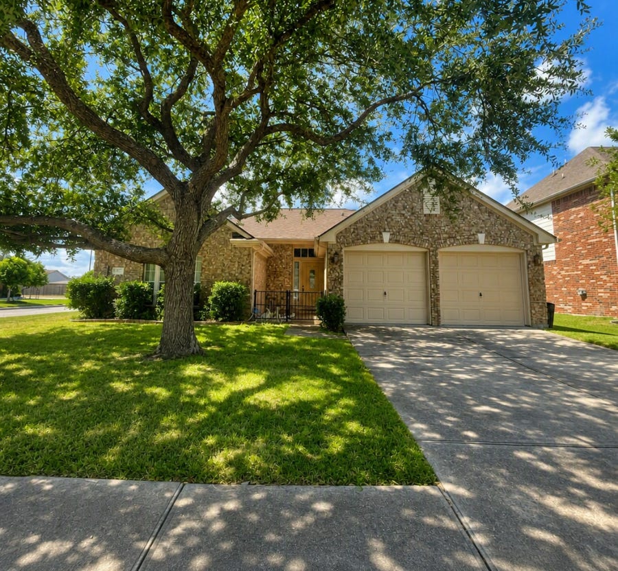 Property photo for 4927 Tallow Cove Drive, Baytown, TX