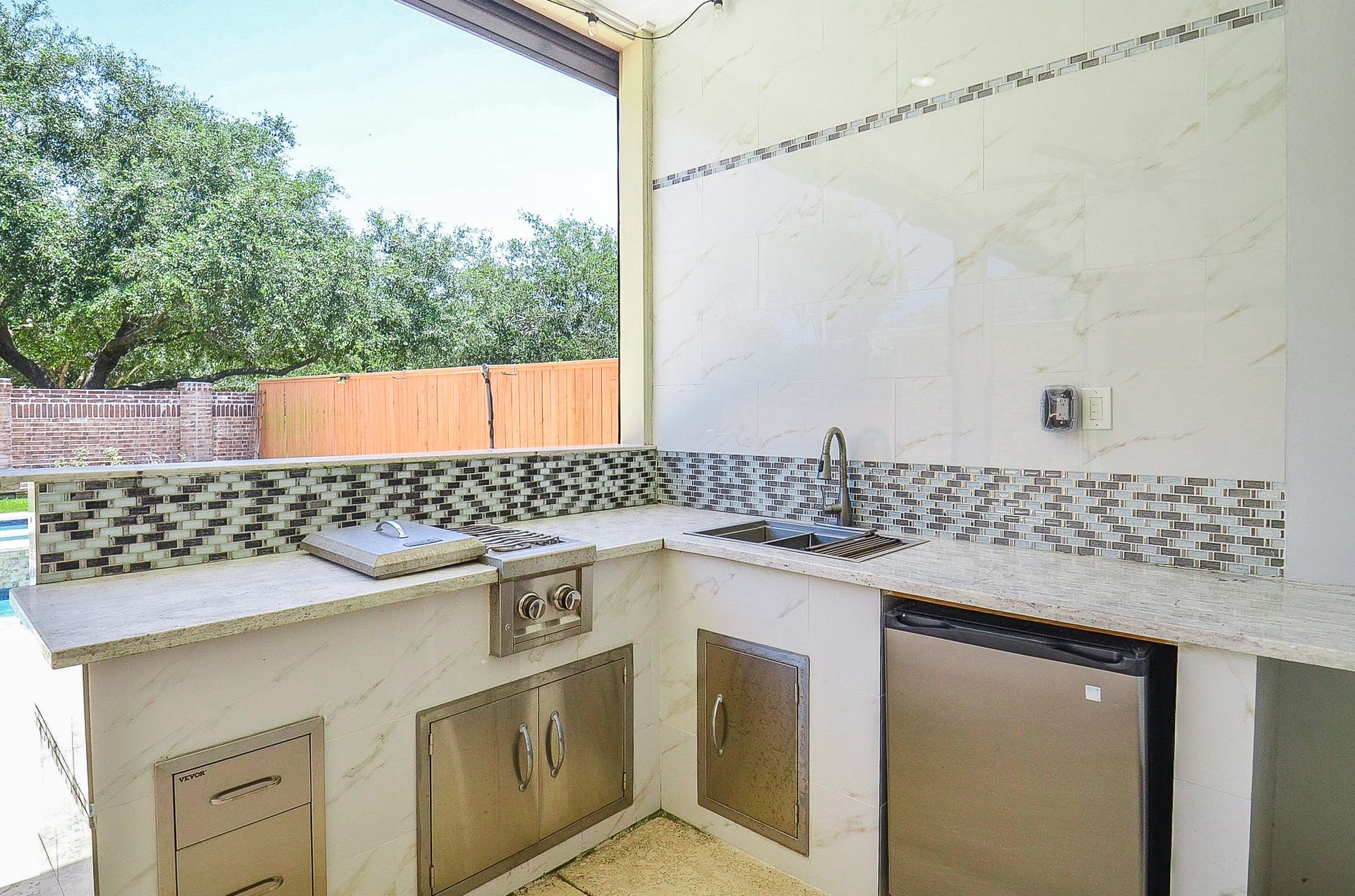 723 Overdell Drive, Sugar Land, TX 77479 723 Overdell Drive, Sugar Land, TX 77479