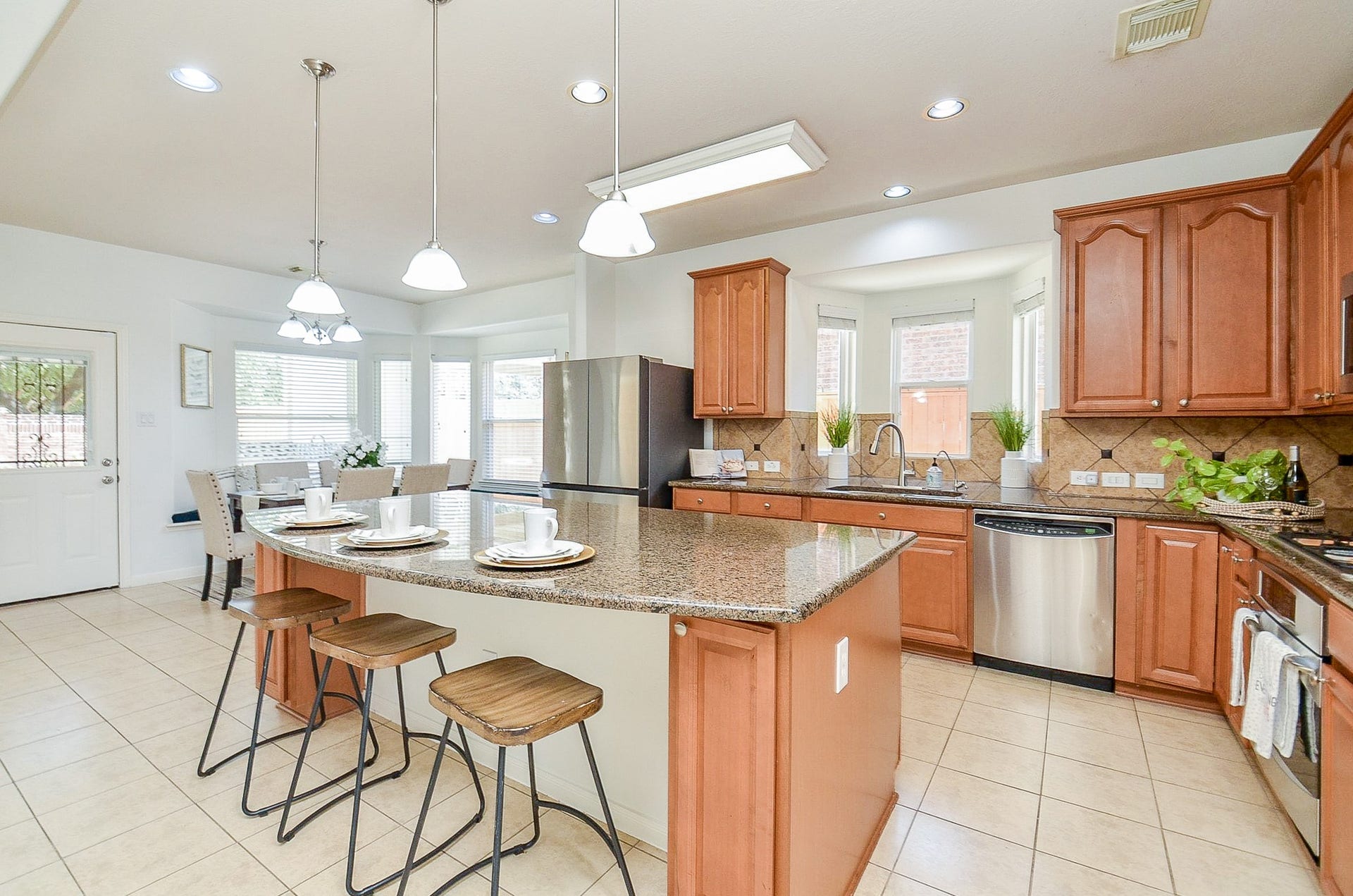 723 Overdell Drive, Sugar Land, TX 77479 723 Overdell Drive, Sugar Land, TX 77479
