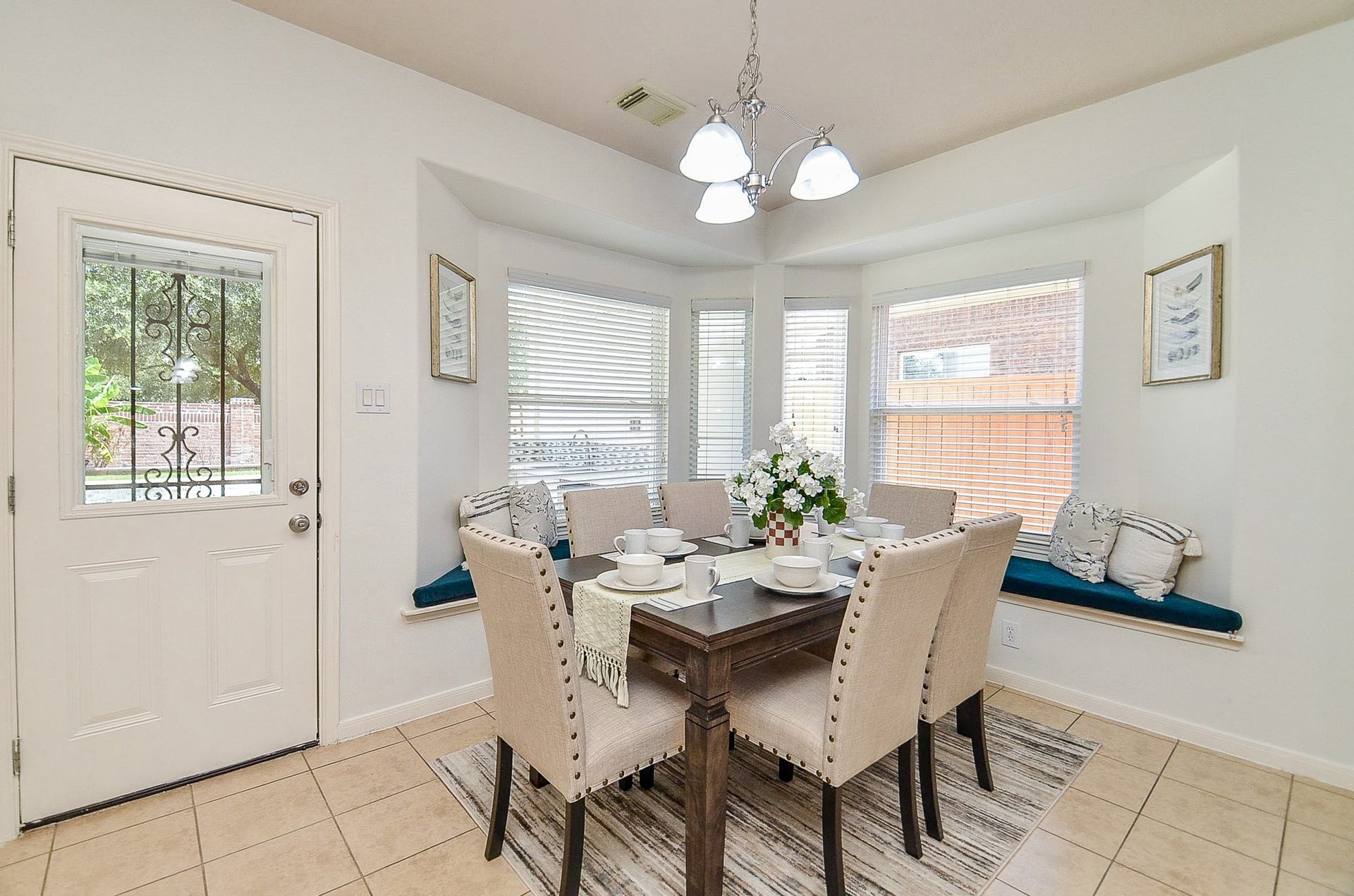 723 Overdell Drive, Sugar Land, TX 77479 723 Overdell Drive, Sugar Land, TX 77479