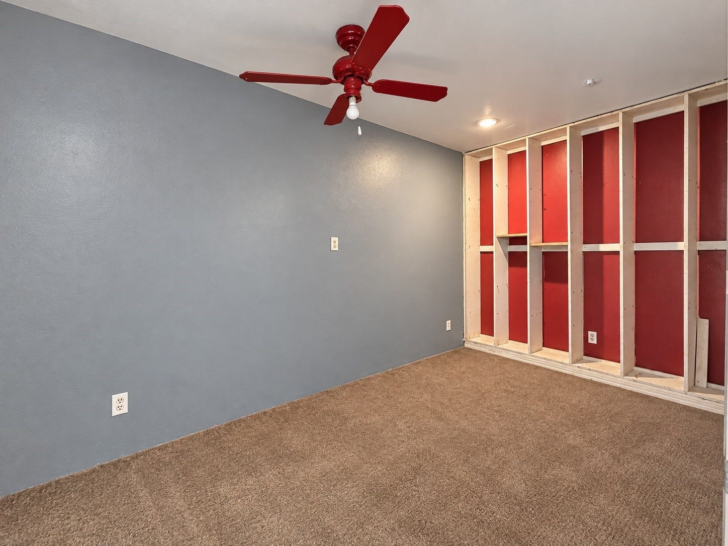 7407 Woodnettle Lane, Houston, TX 77086 Shelving on both ends of the room
