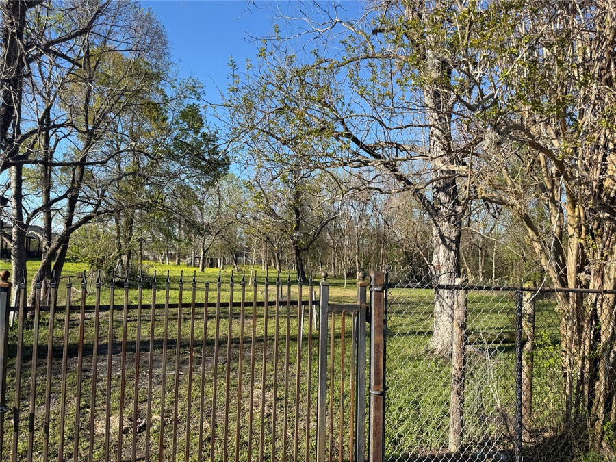 Property photo for 2527 Lone Oak Road, Houston, TX
