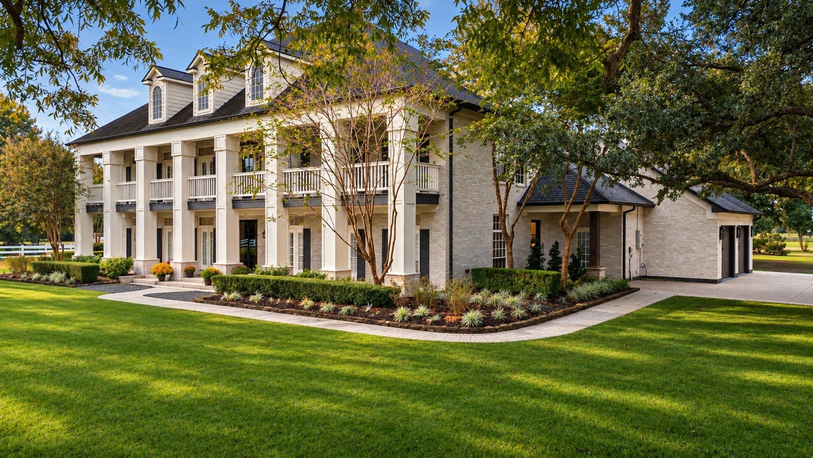 4510 River Forest Drive, Richmond, TX 77406 Side entry near garage.