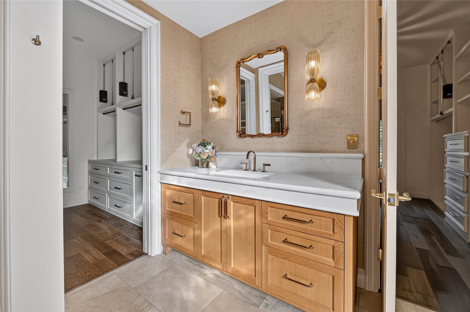 4510 River Forest Drive, Richmond, TX 77406 His and hers sinks and closets.