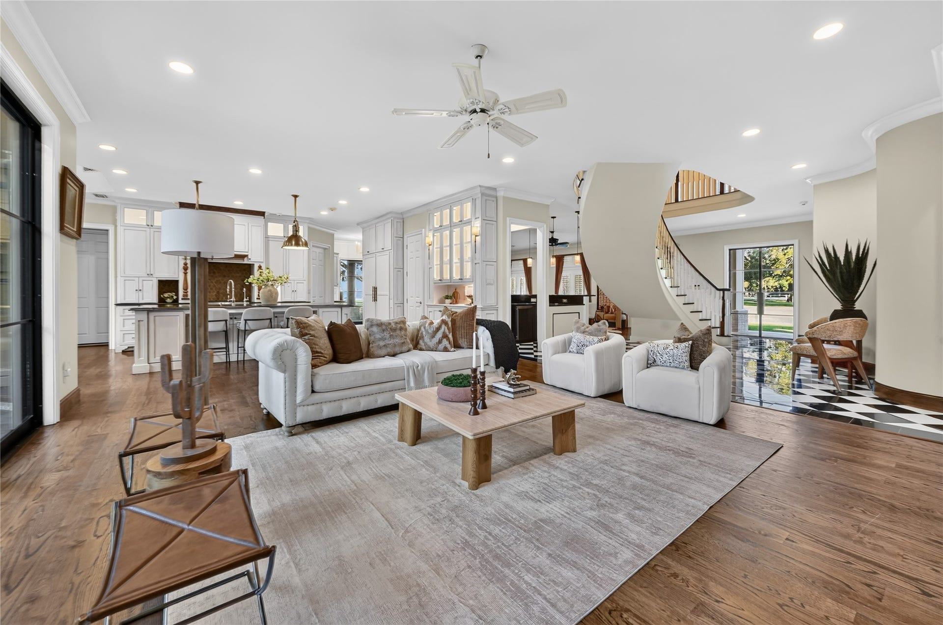 4510 River Forest Drive, Richmond, TX 77406 Living room and kitchen view towards front of home.