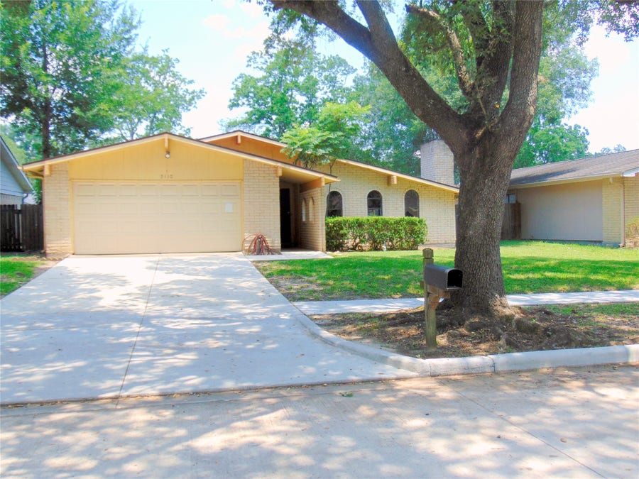 Property photo for 2110 Fall Meadow Drive, Missouri City, TX