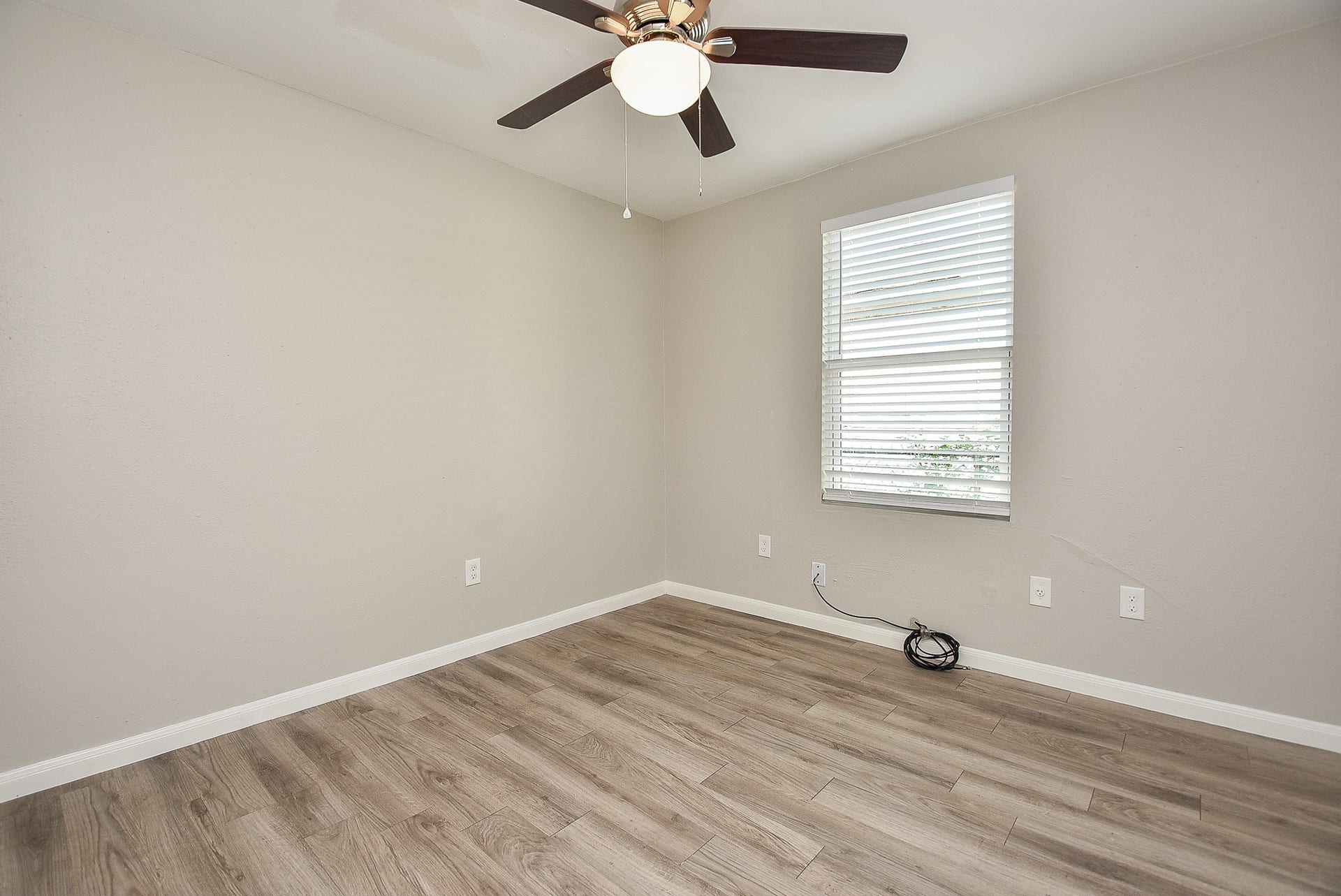 3710 Dreyfus Street, Houston, TX 77021 3710 Dreyfus Street, Houston, TX 77021