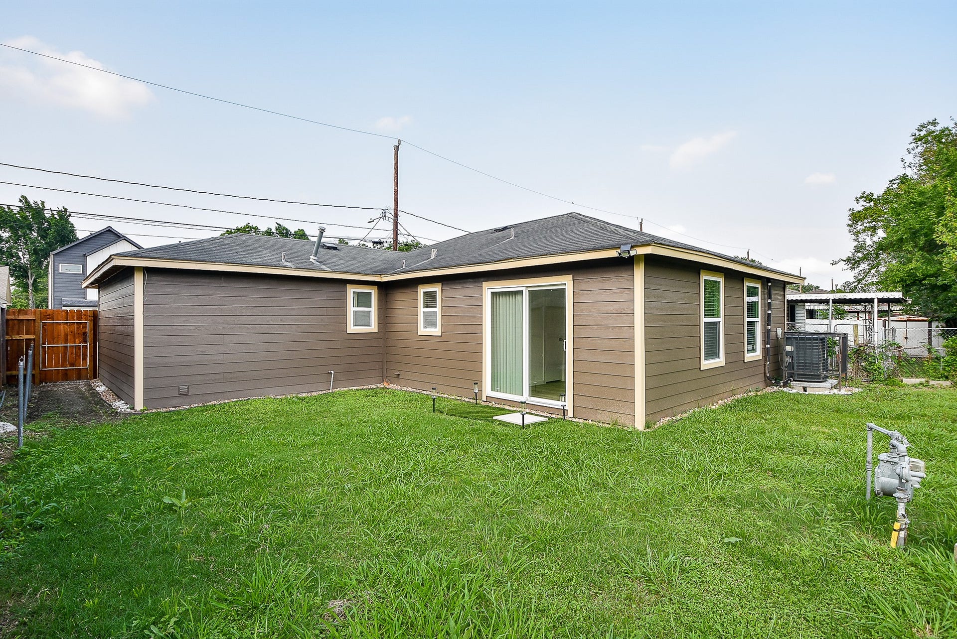 3710 Dreyfus Street, Houston, TX 77021 3710 Dreyfus Street, Houston, TX 77021