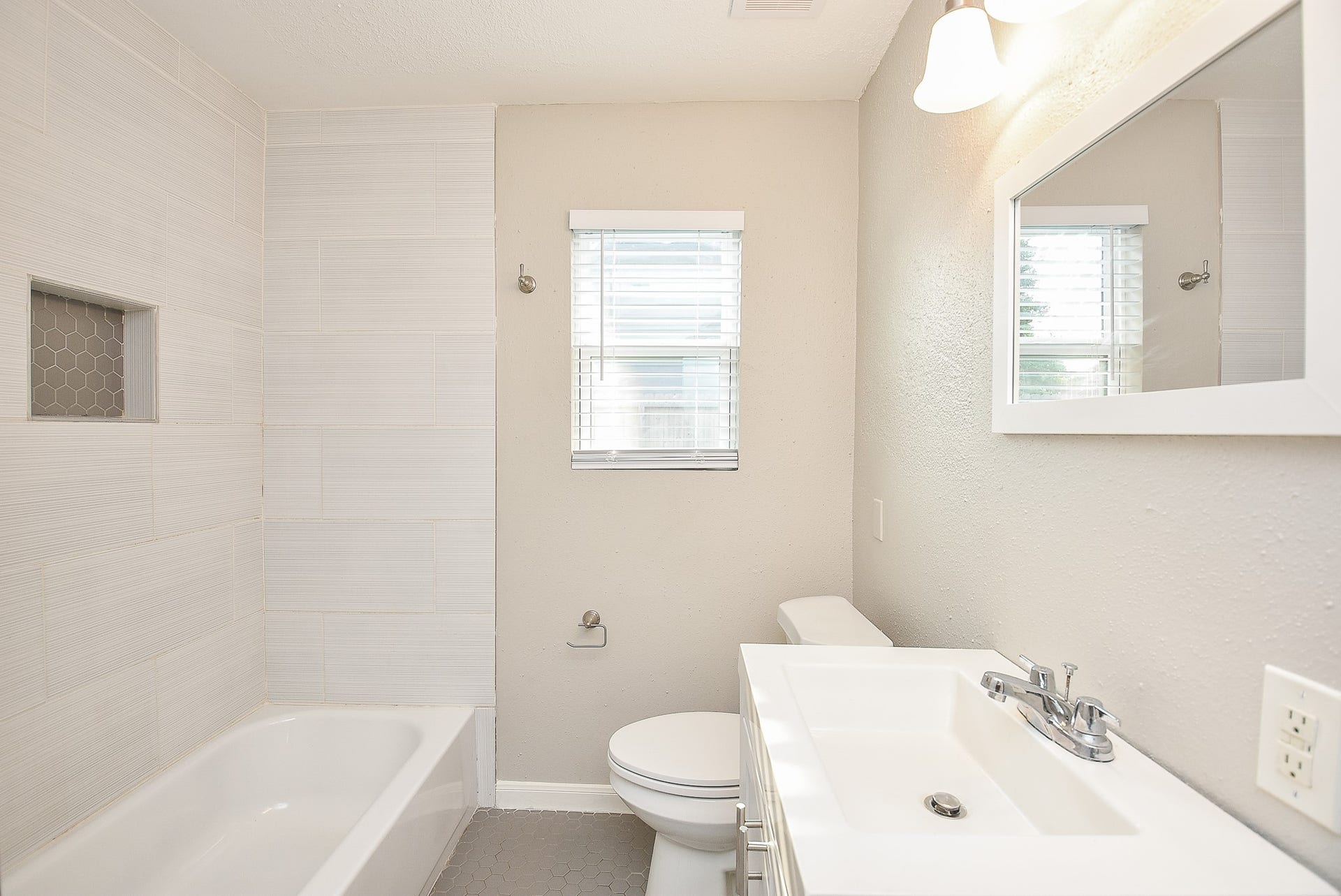 3710 Dreyfus Street, Houston, TX 77021 3710 Dreyfus Street, Houston, TX 77021
