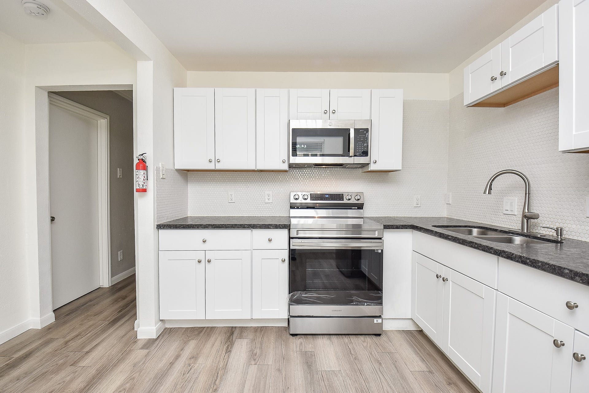 3710 Dreyfus Street, Houston, TX 77021 3710 Dreyfus Street, Houston, TX 77021