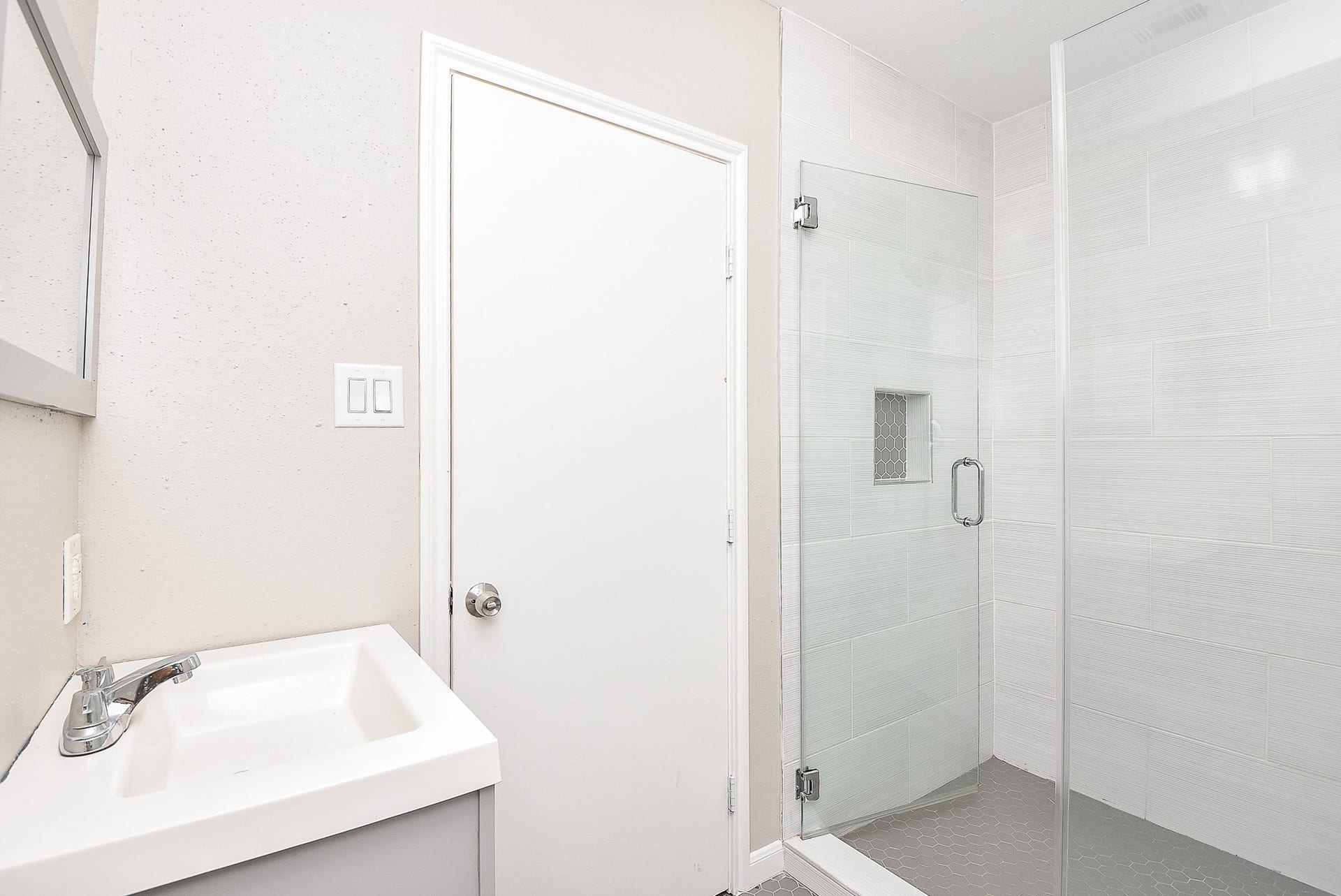 3710 Dreyfus Street, Houston, TX 77021 3710 Dreyfus Street, Houston, TX 77021