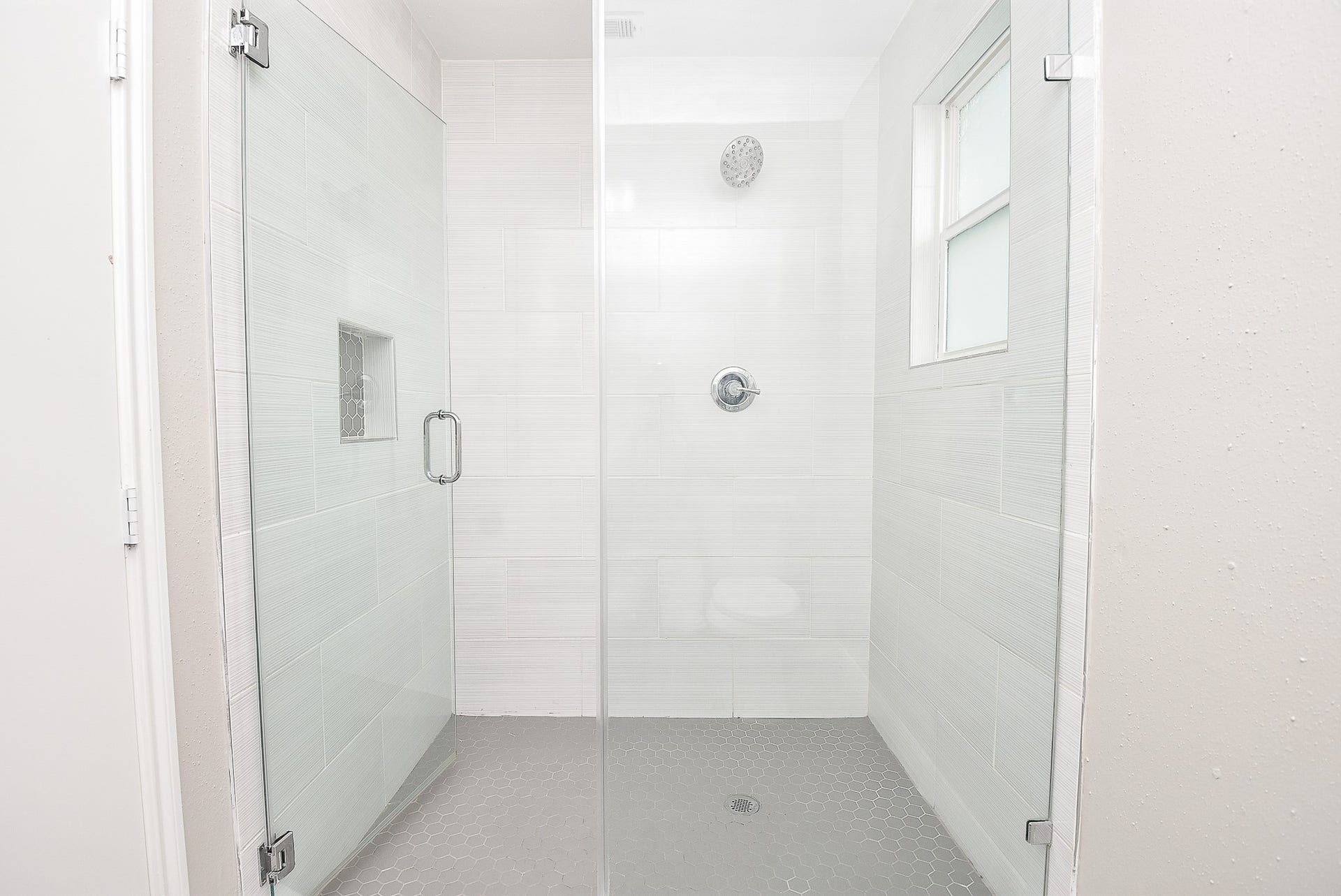 3710 Dreyfus Street, Houston, TX 77021 3710 Dreyfus Street, Houston, TX 77021