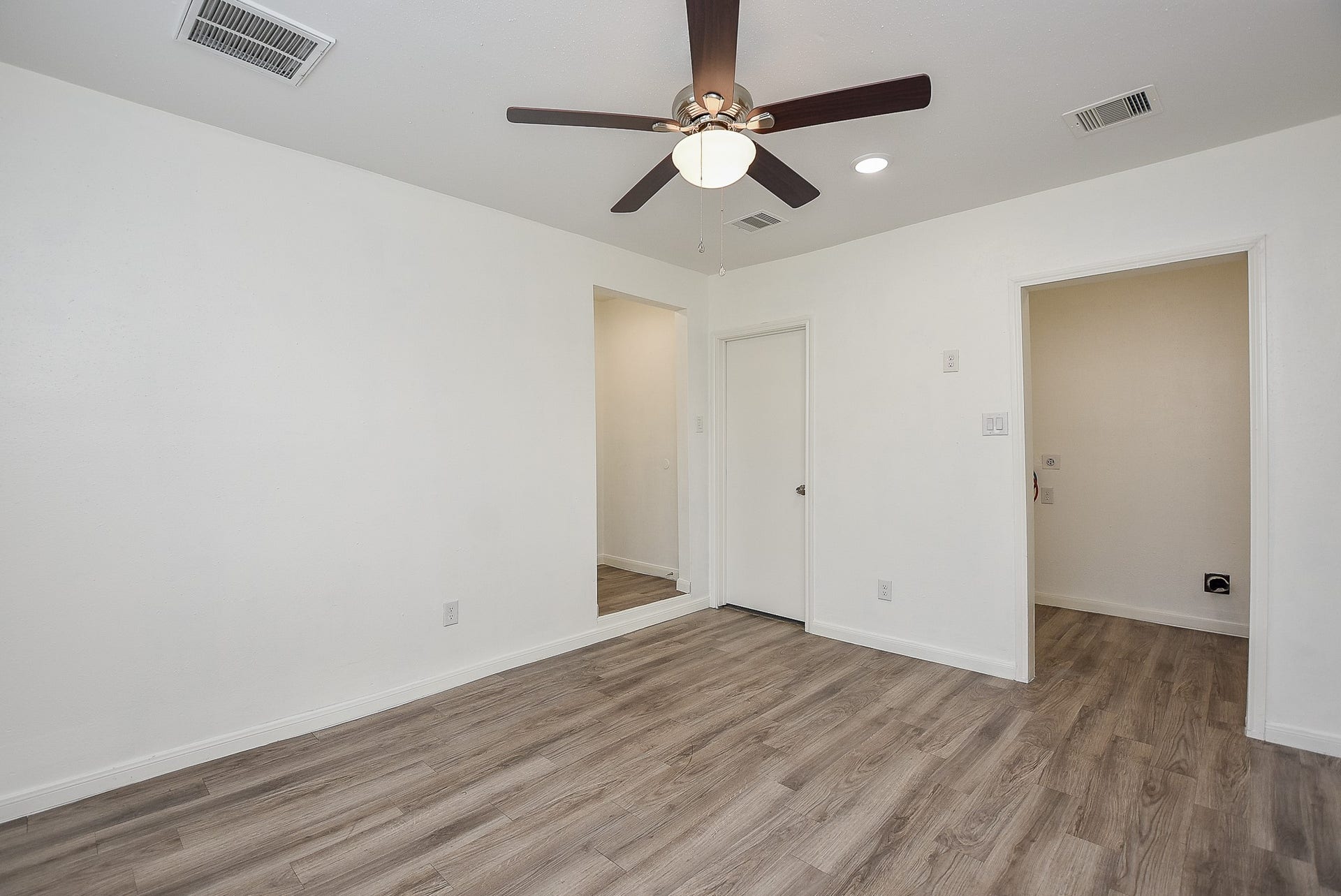 3710 Dreyfus Street, Houston, TX 77021 3710 Dreyfus Street, Houston, TX 77021
