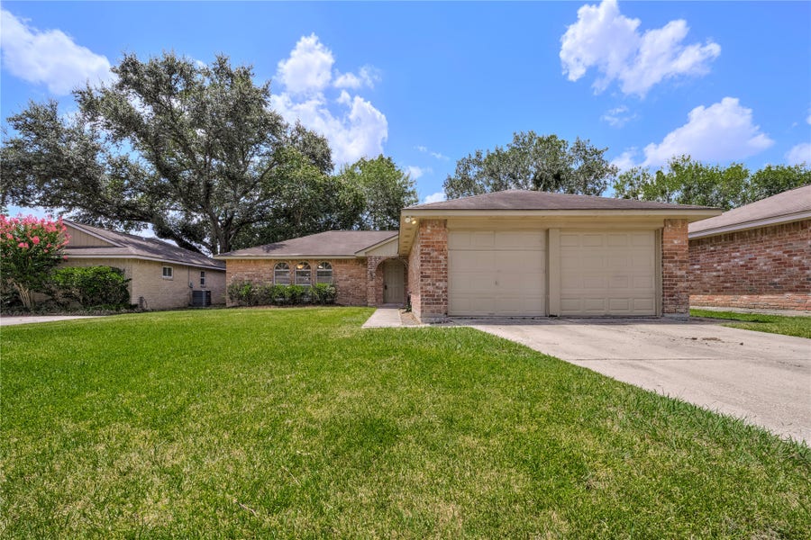 Property photo for 14119 Bella Drive, Cypress, TX