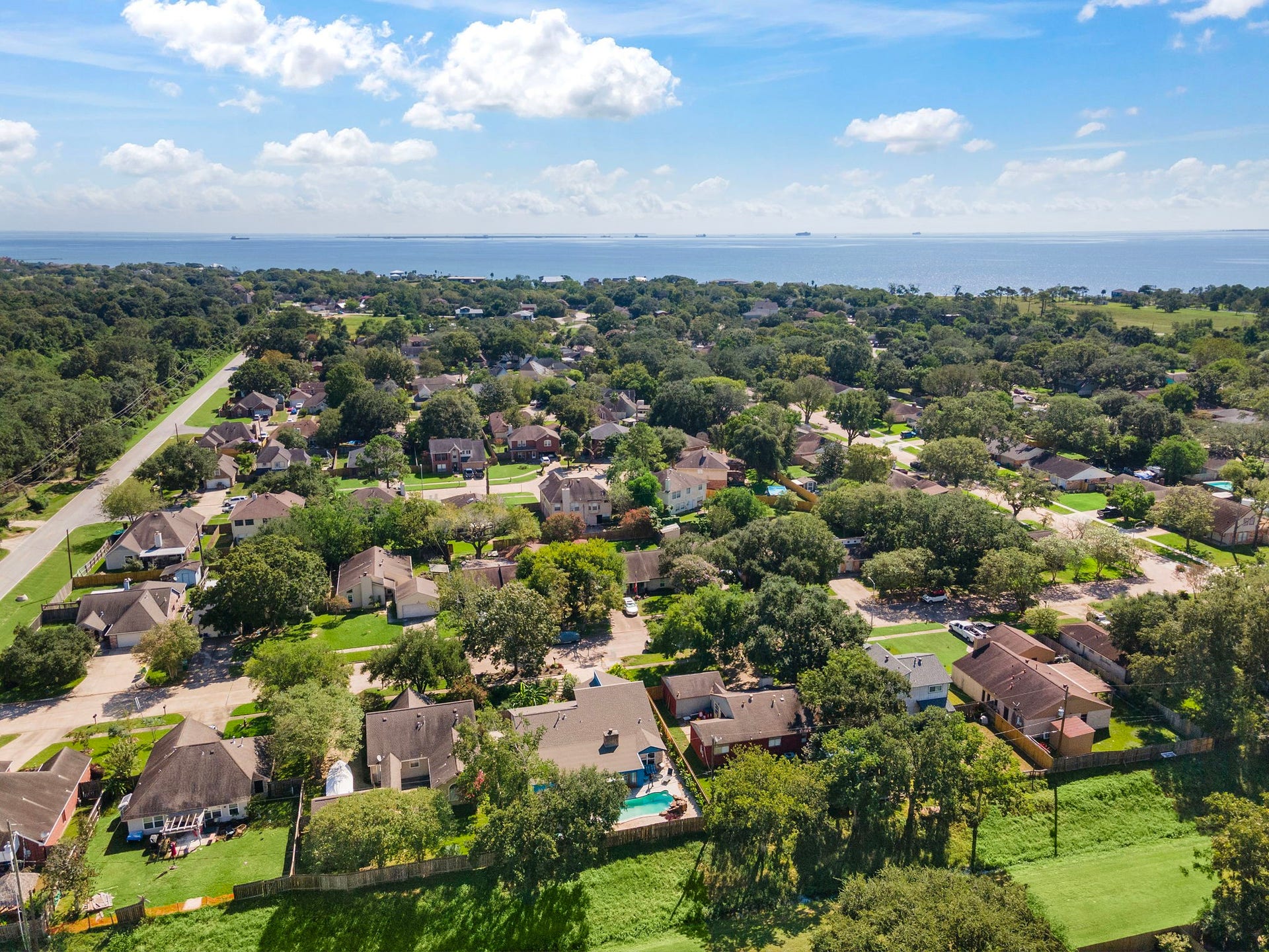 4522 Albatross Drive, Seabrook, TX 77586