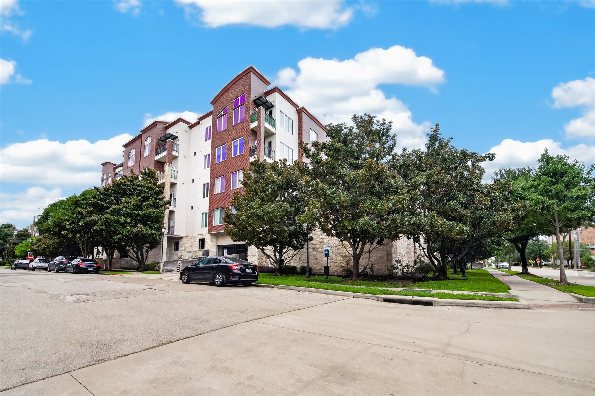 100 Willard Street, #21, Houston, TX 77006 100 Willard Street, #21, Houston, TX 77006