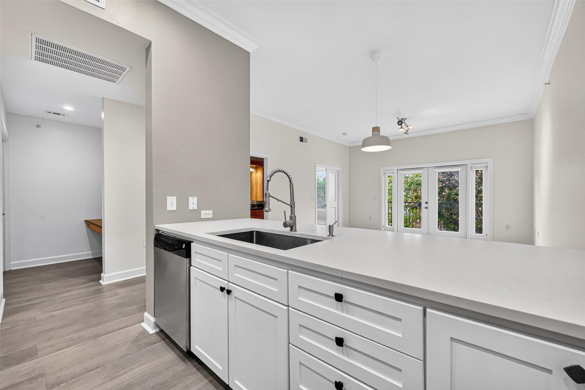100 Willard Street, #21, Houston, TX 77006 100 Willard Street, #21, Houston, TX 77006