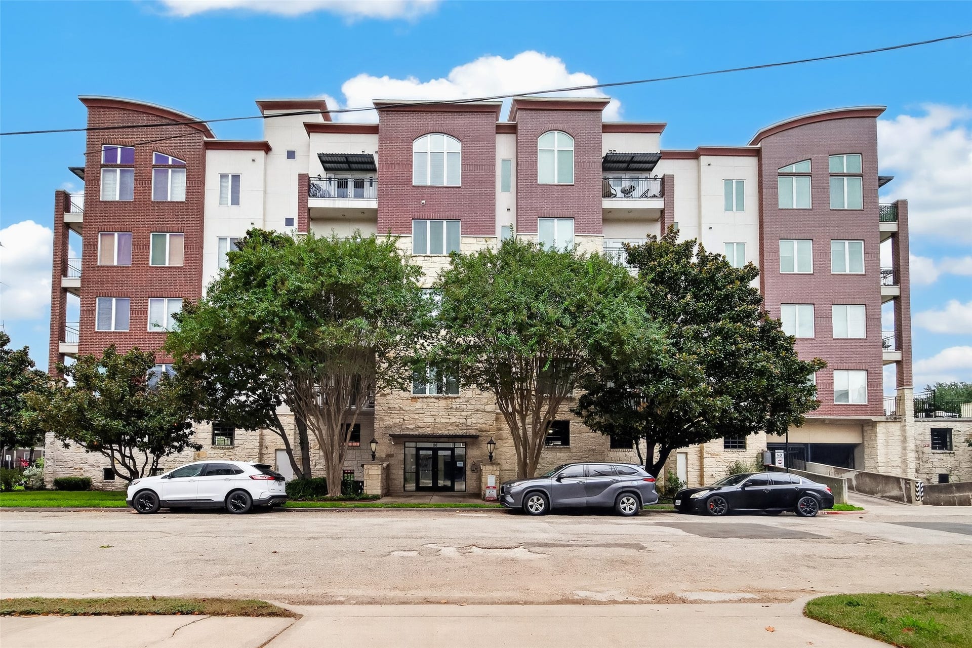 100 Willard Street, #21, Houston, TX 77006 100 Willard Street, #21, Houston, TX 77006