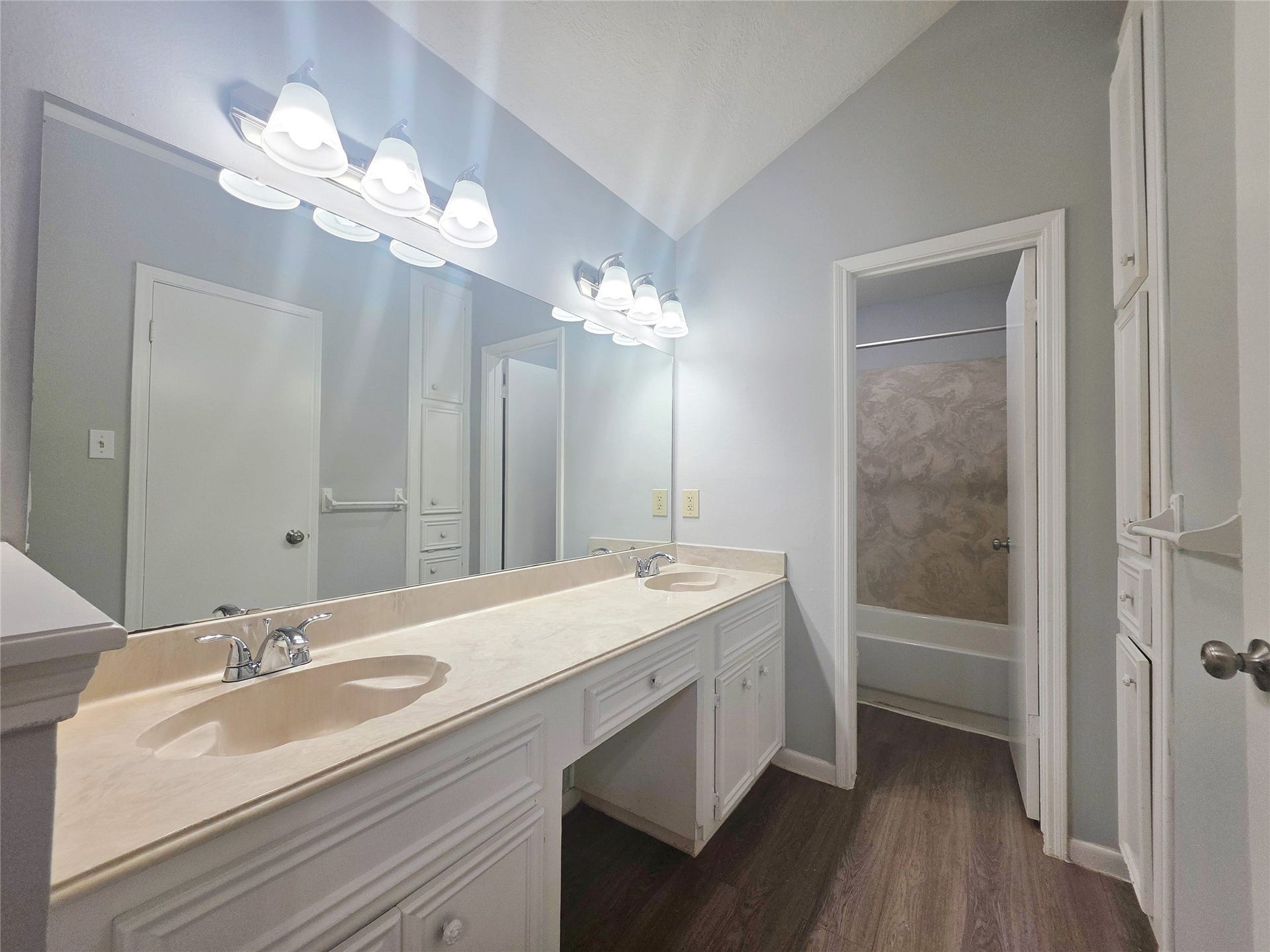 15006 Yorktown Colony Drive, Houston, TX 77084 15006 Yorktown Colony Drive, Houston, TX 77084
