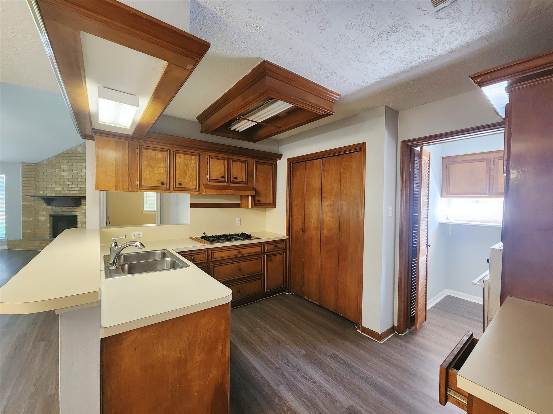 15006 Yorktown Colony Drive, Houston, TX 77084 15006 Yorktown Colony Drive, Houston, TX 77084