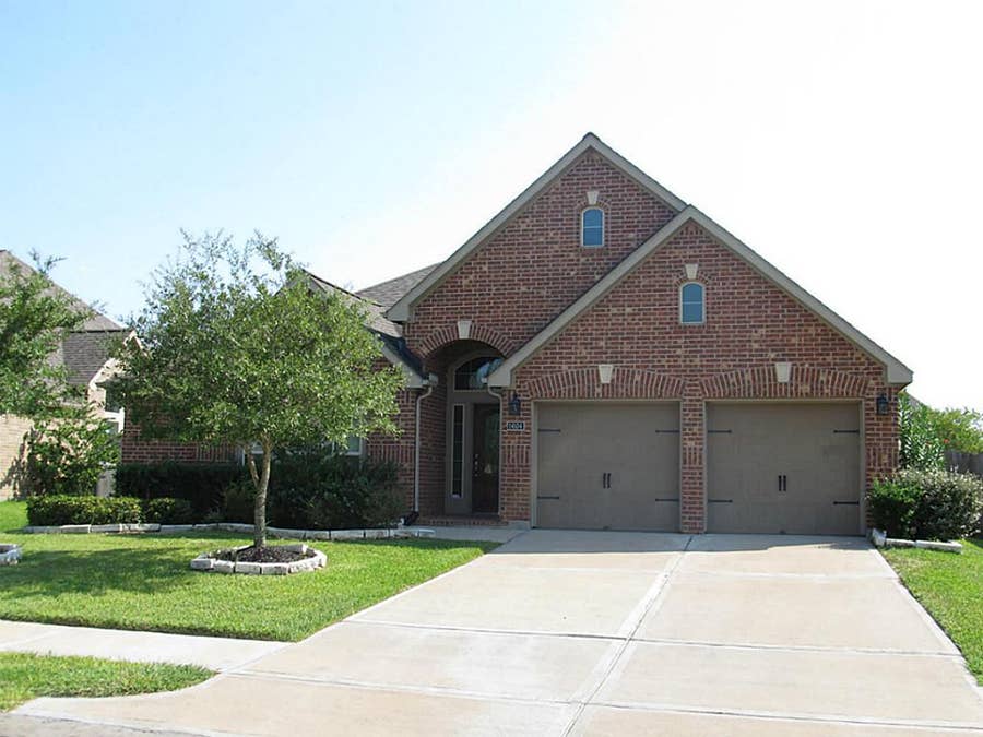 Property photo for 14104 Green Thicket Drive, Pearland, TX