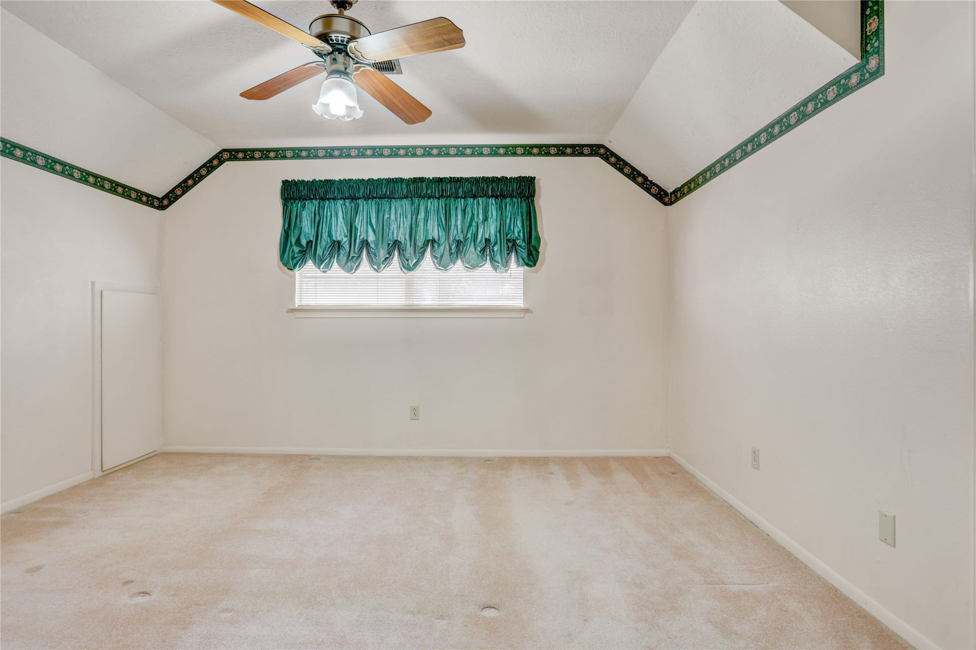 105 Hillcrest Drive, Alvin, TX 77511 Bedroom 4