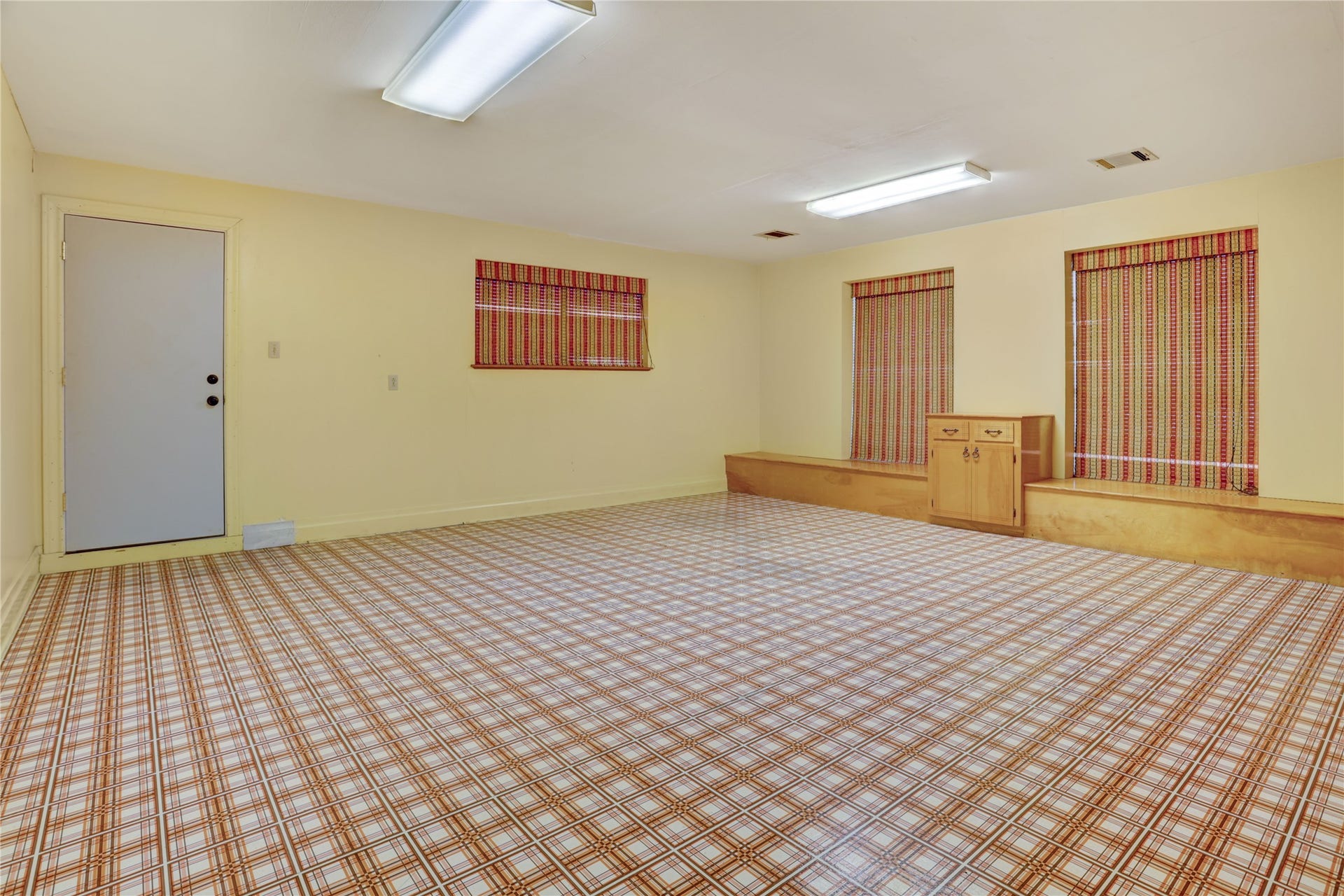 105 Hillcrest Drive, Alvin, TX 77511 Flex room