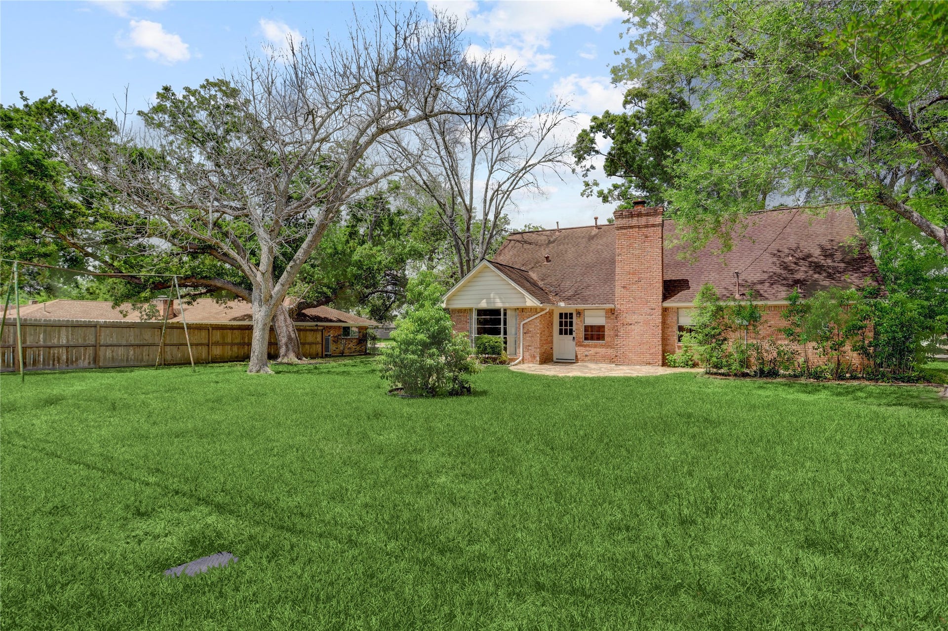 105 Hillcrest Drive, Alvin, TX 77511 105 Hillcrest Drive, Alvin, TX 77511