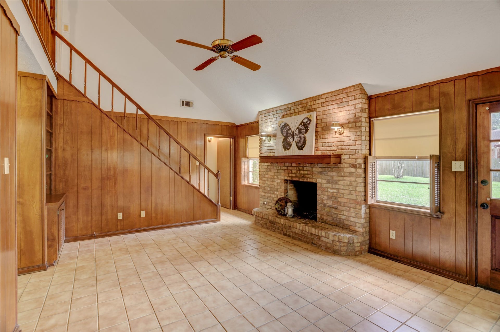 105 Hillcrest Drive, Alvin, TX 77511 Den with Fireplace