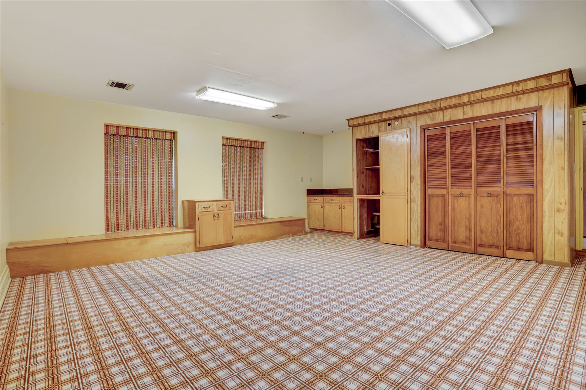 105 Hillcrest Drive, Alvin, TX 77511 Flex room